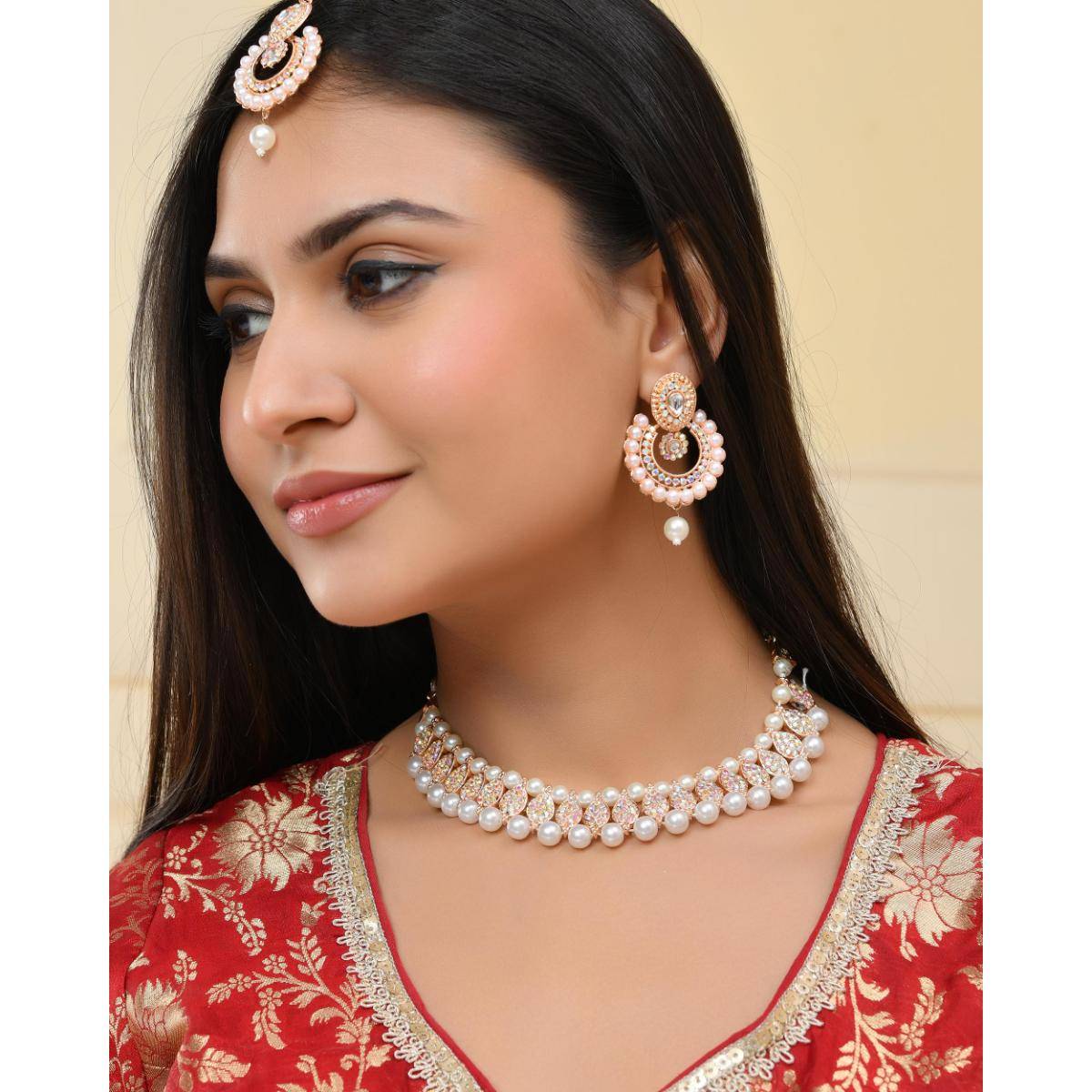 VOJ Gold Plated Stone And White Beaded Choker Jewellery Set With Maang Tikka