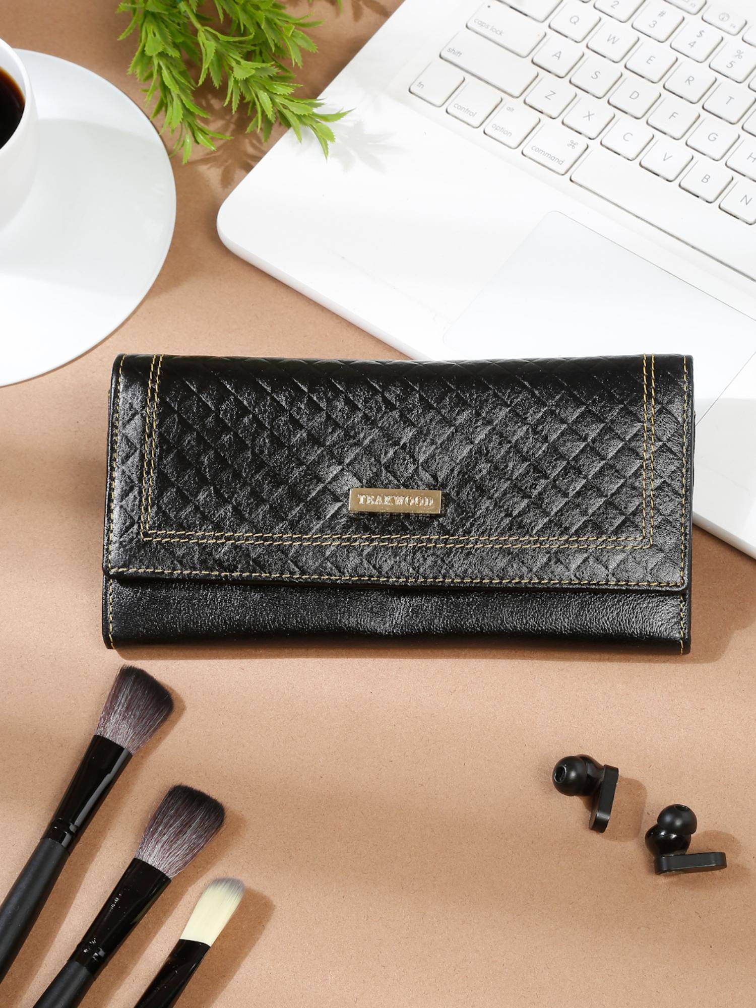 Teakwood Women Black 3D Leather Wallet