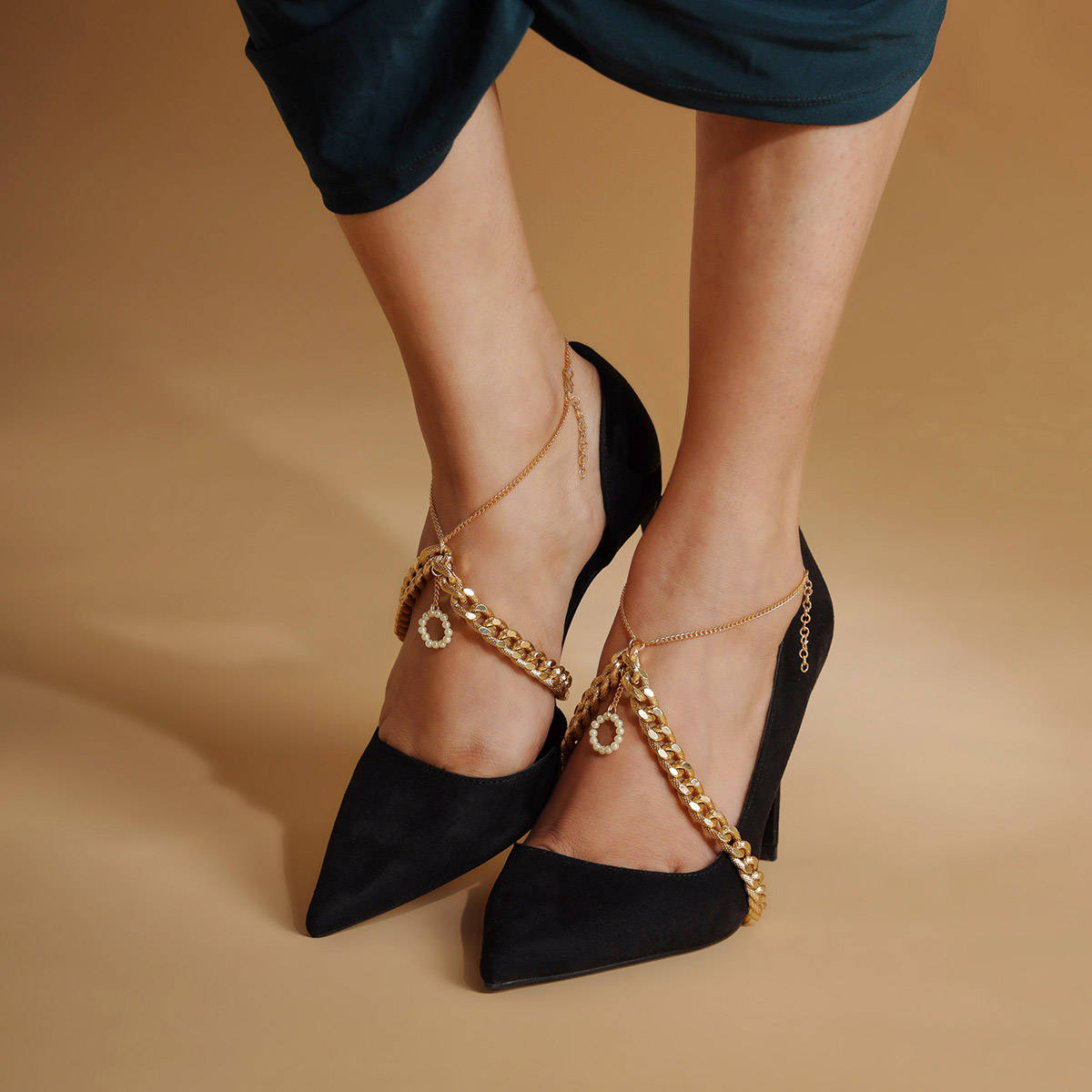 BeAbhika Pearl And Power Chain Heel Wrap (Set of 2)