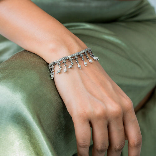 Buy Shaya by CaratLane Antique Nanamma's Temple Visit Bracelet in