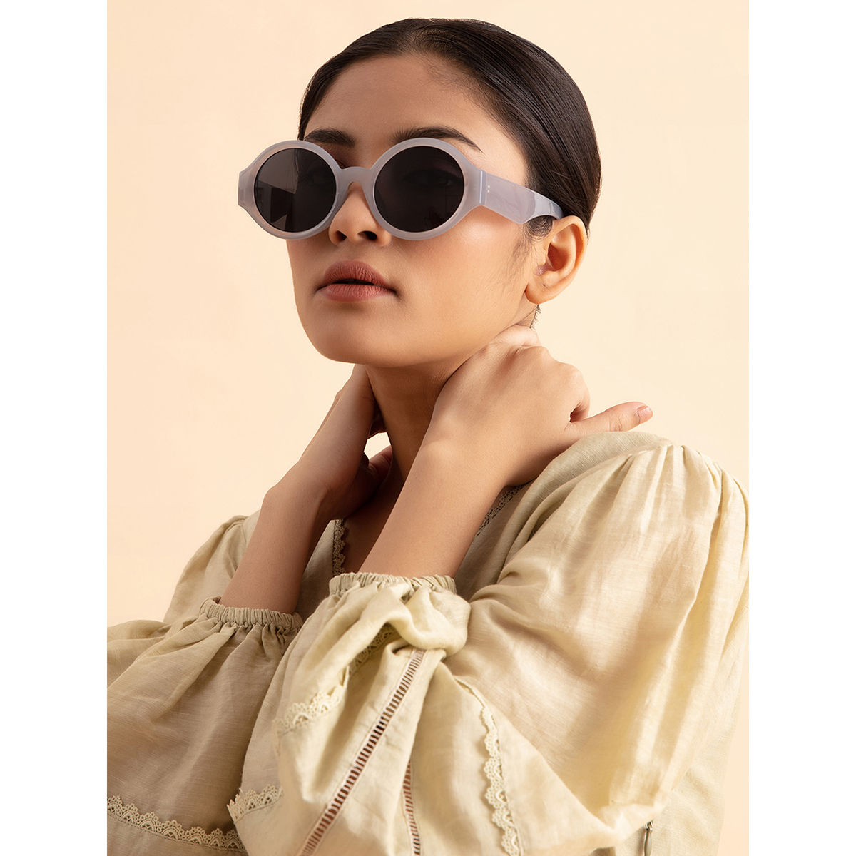 Buy Twenty Dresses by Nykaa Fashion Black Solid Oversized Cat Eye Sunglasses  Online