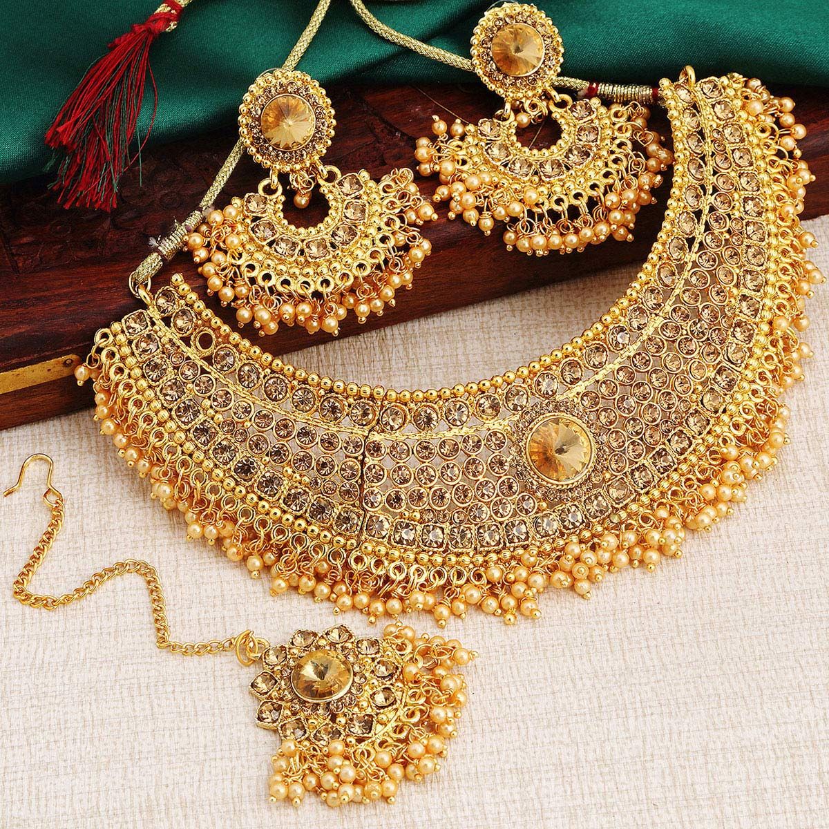 Sukkhi Traditional Pearl Gold Plated 