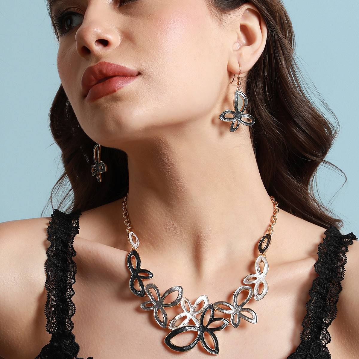 SOHI Women Black & Silver Metallic Butterfly Jewellery Set