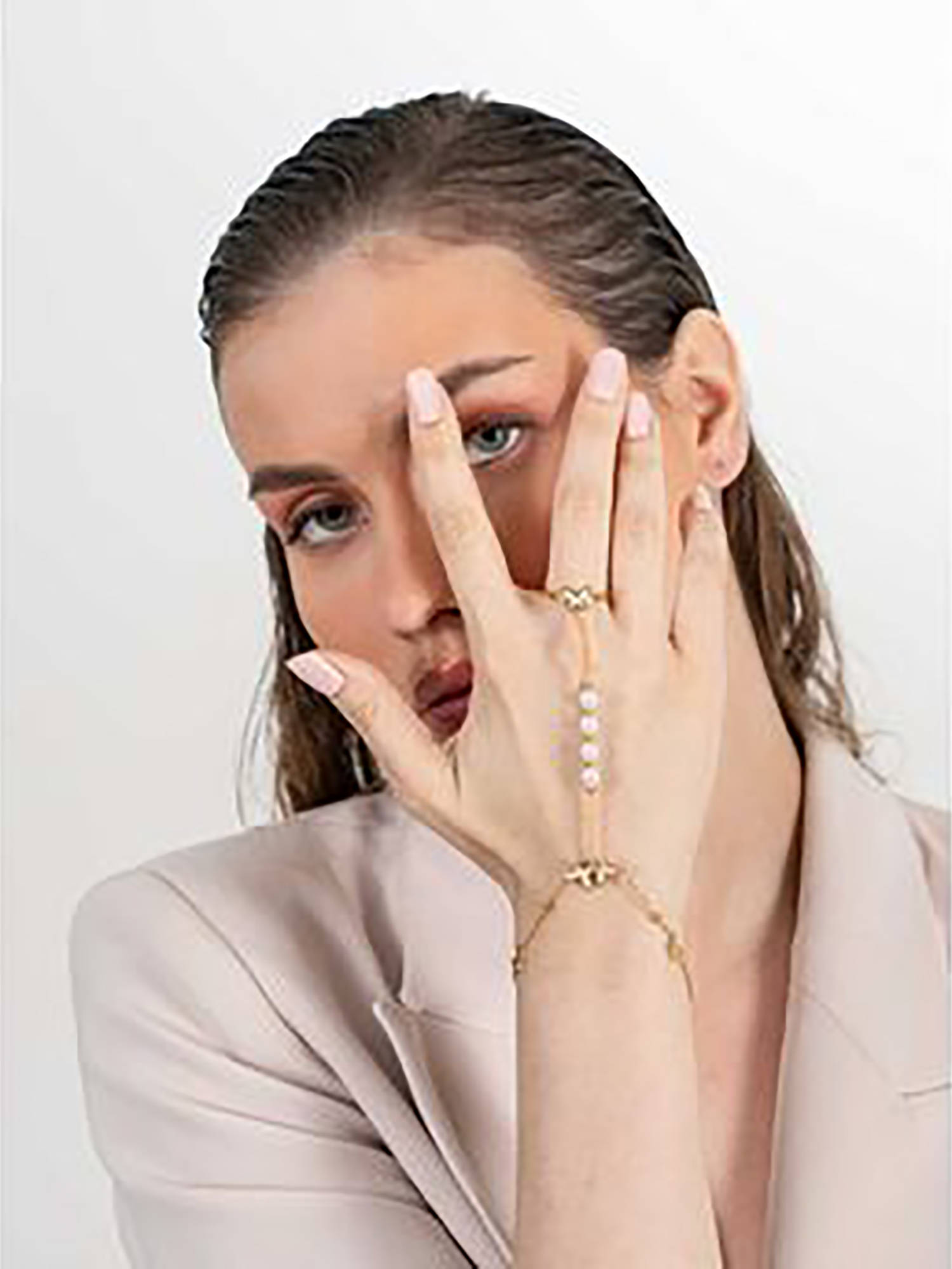 ZAISHA 18K Gold Plated Quattro Butterfly Pearl Hathphool