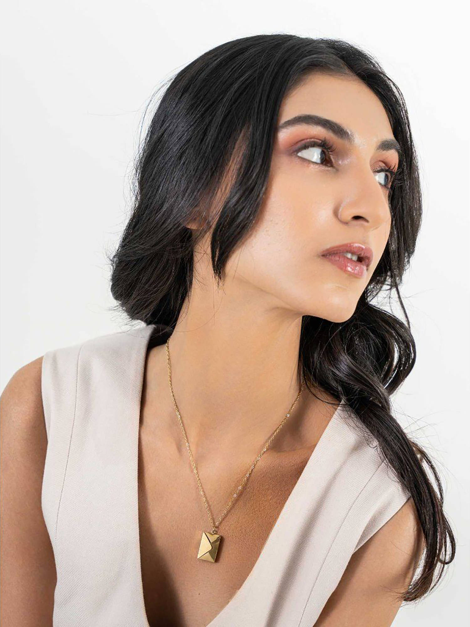 ZAISHA 18K Gold Plated Classy Envelope Illy Pendant Necklace