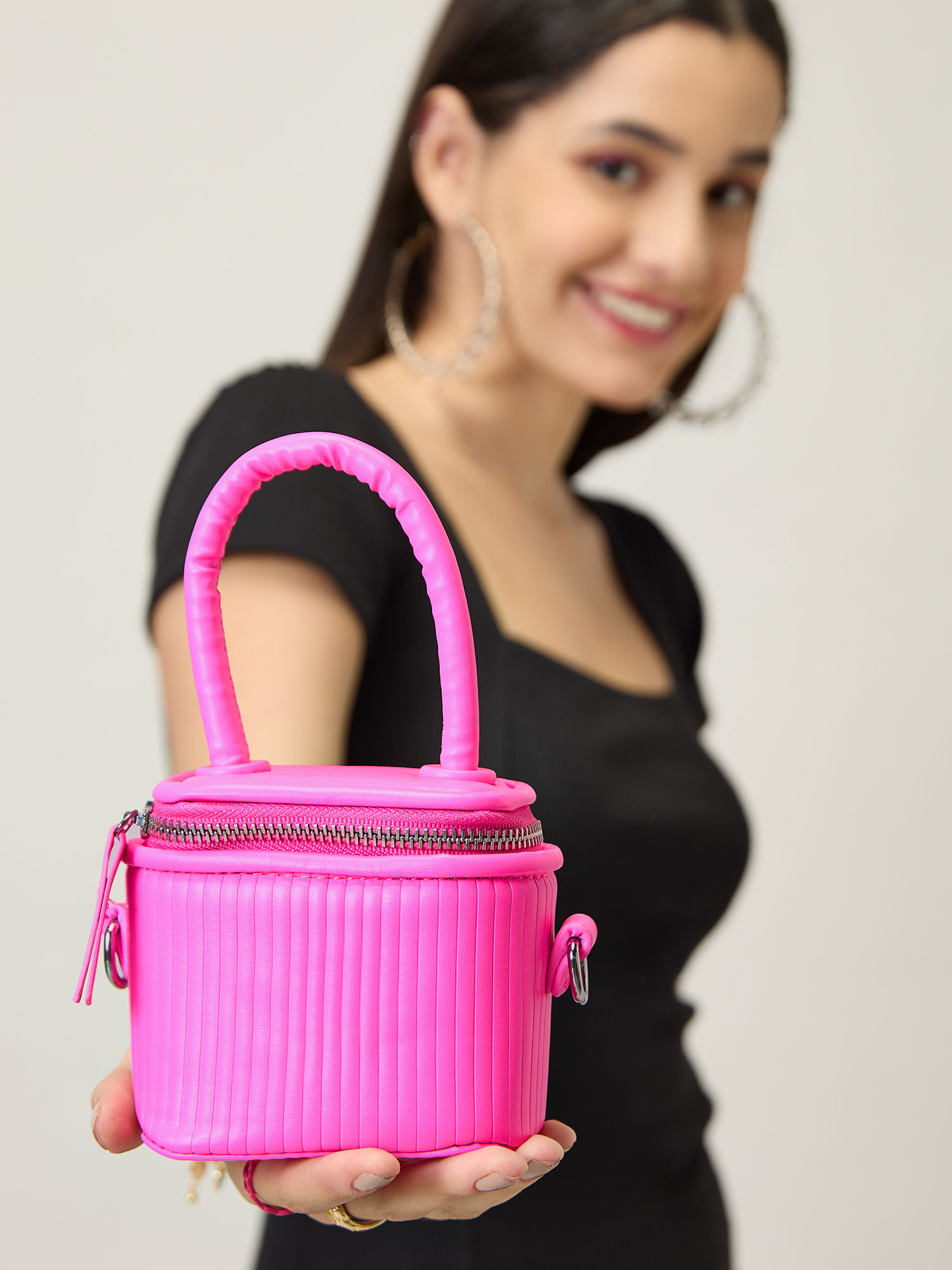 MIXT by Nykaa Fashion Pink Woven Textured Handbag (Pink) At Nykaa, Best Beauty Products Online