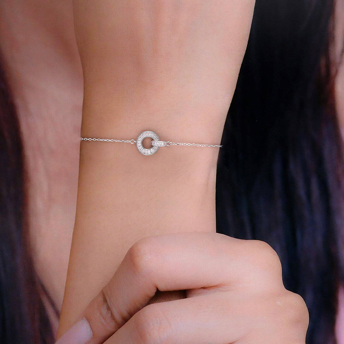 Kai Jewel Sterling Silver Circle Zircon Bracelet