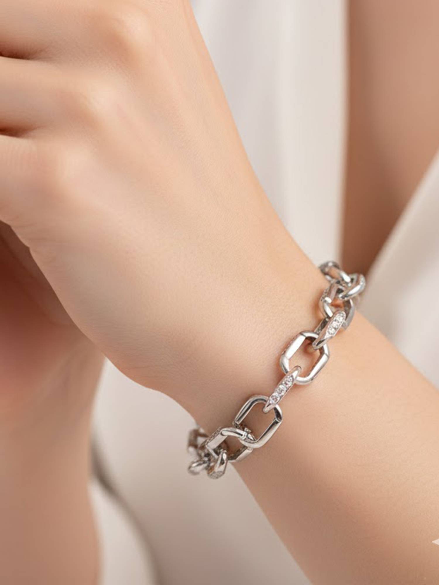 925 SILLER Radiant White Gold Finished Sparkling Link Bracelet