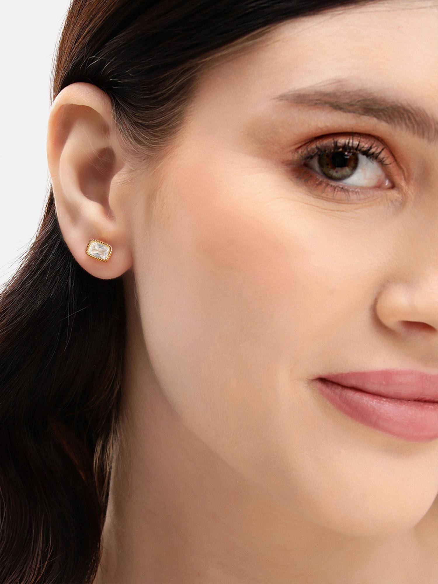 Carlton London 18Kt Gold Plated Elegant Baguette Solitaire Stud Earrings