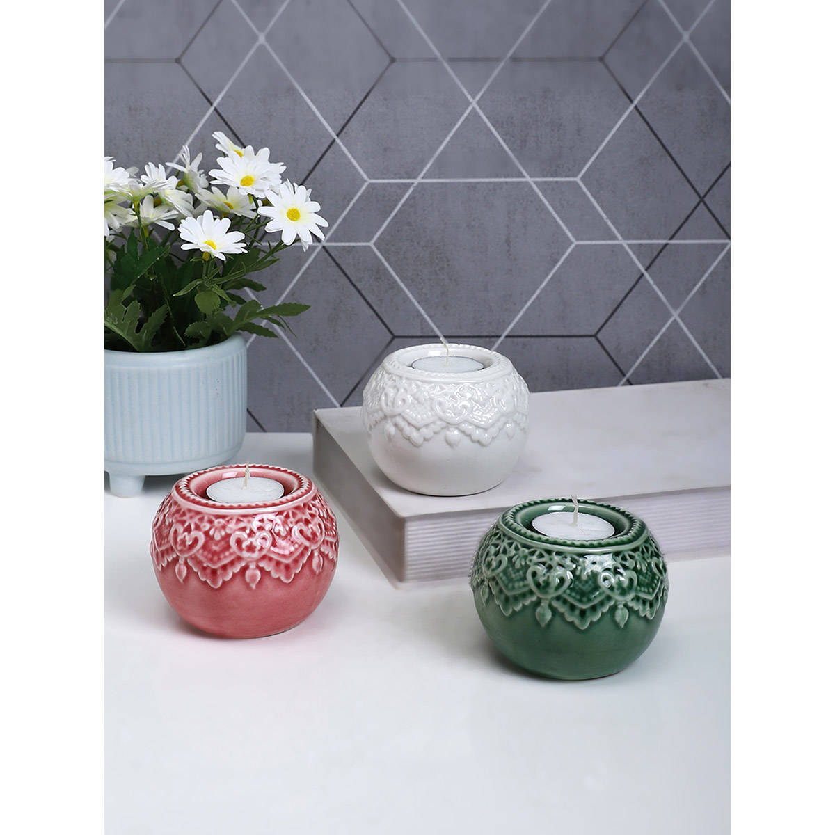 Tayhaa Pink Antique Designed Round Tea Light Candle Holder