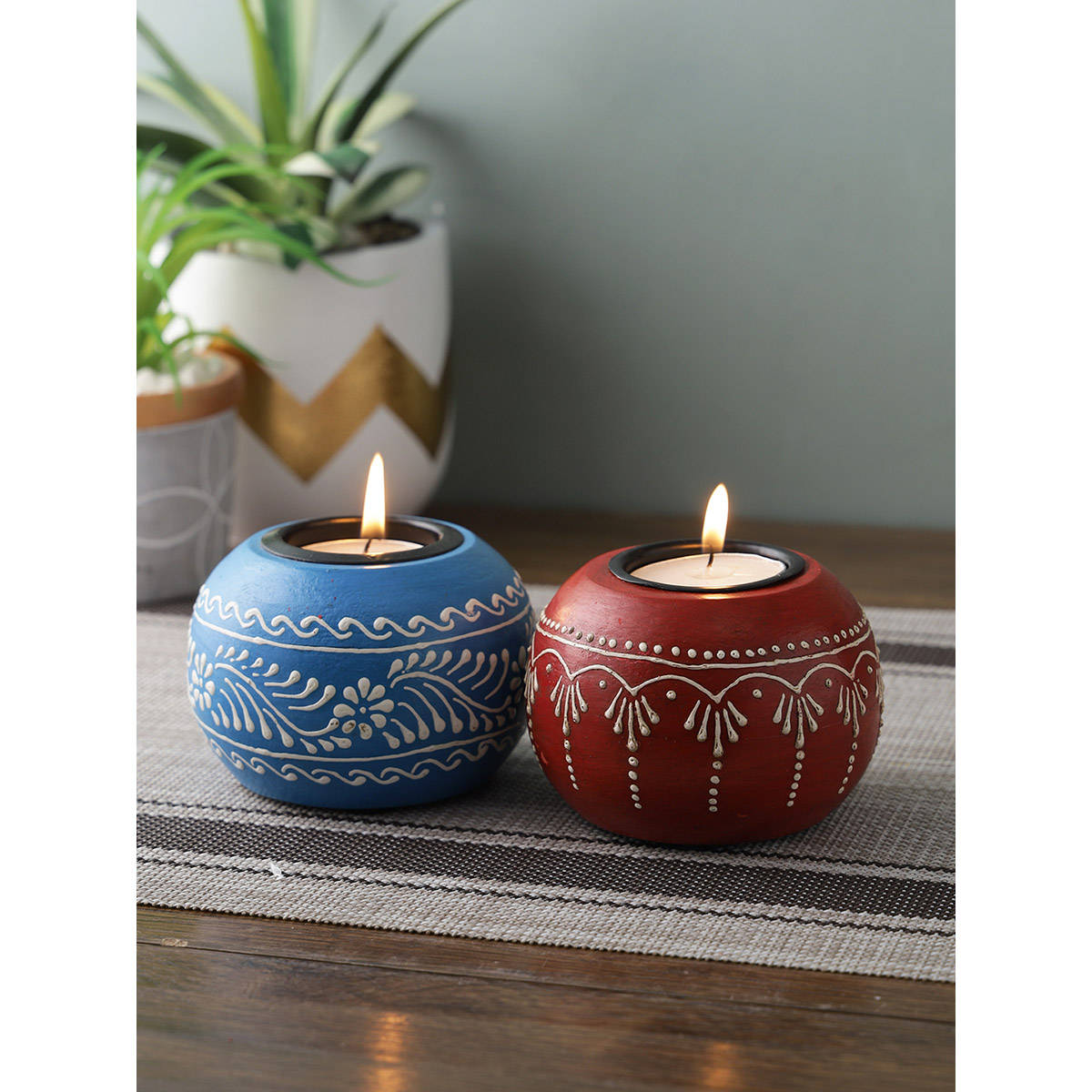 AAPNO RAJASTHAN Traditional Design Wooden Set Of 2 Red & Blue Tea Light Candle Holder