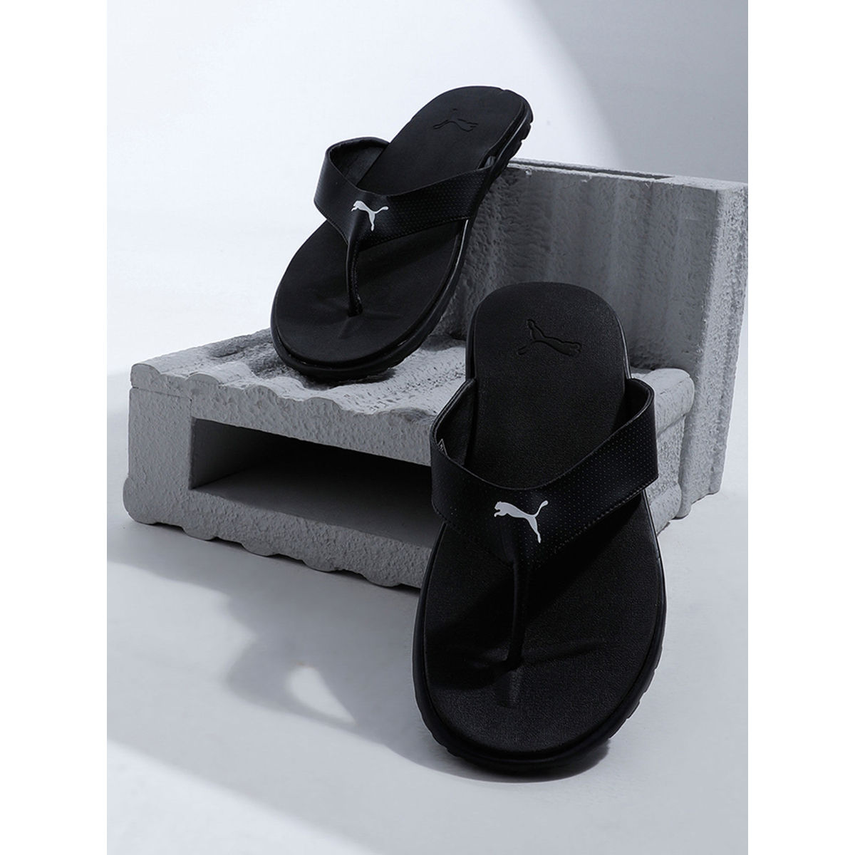 Puma flip flops discount online