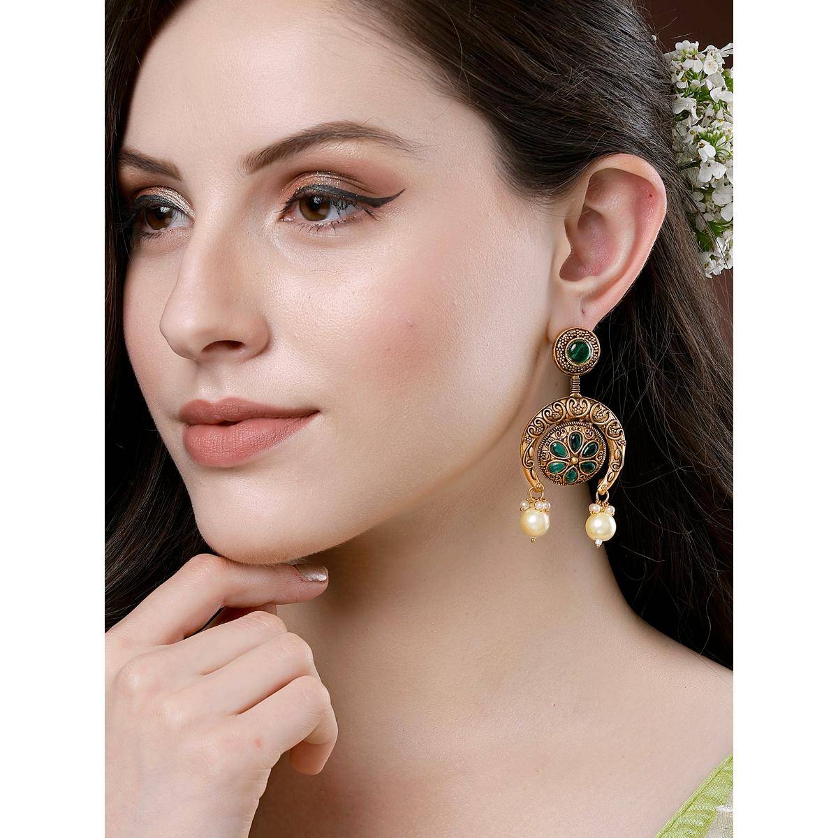 Karatcart Gold Plated Green Kundan Studded Drop Earrings for Women
