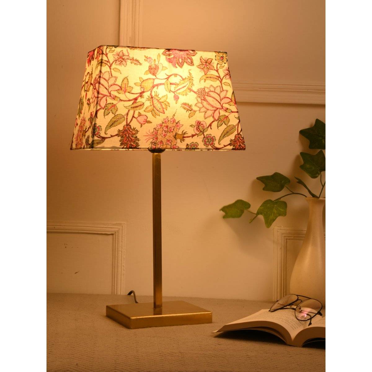 Green Girgit Golden Polished Metal Lamp with Multi-Color Red Daisy Shade