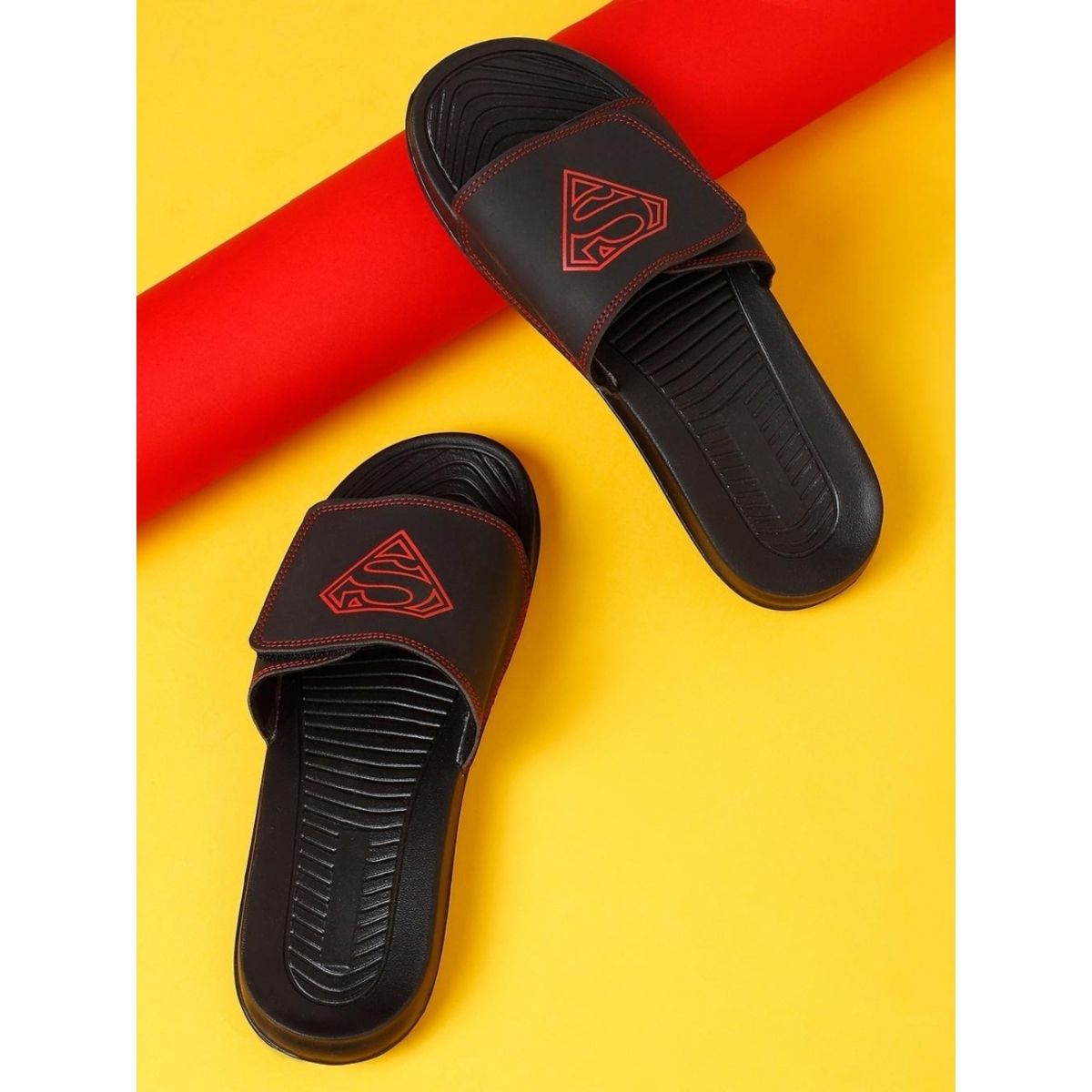 Bewakoof Official DC Merchandise Mens Black Graphic Flip Flops