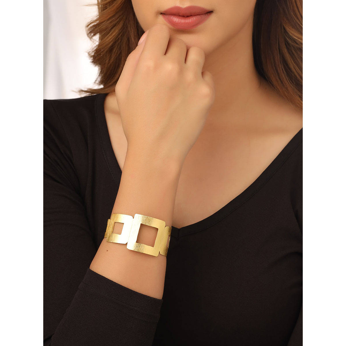 NVR Gold Plated Adjusted Cuff