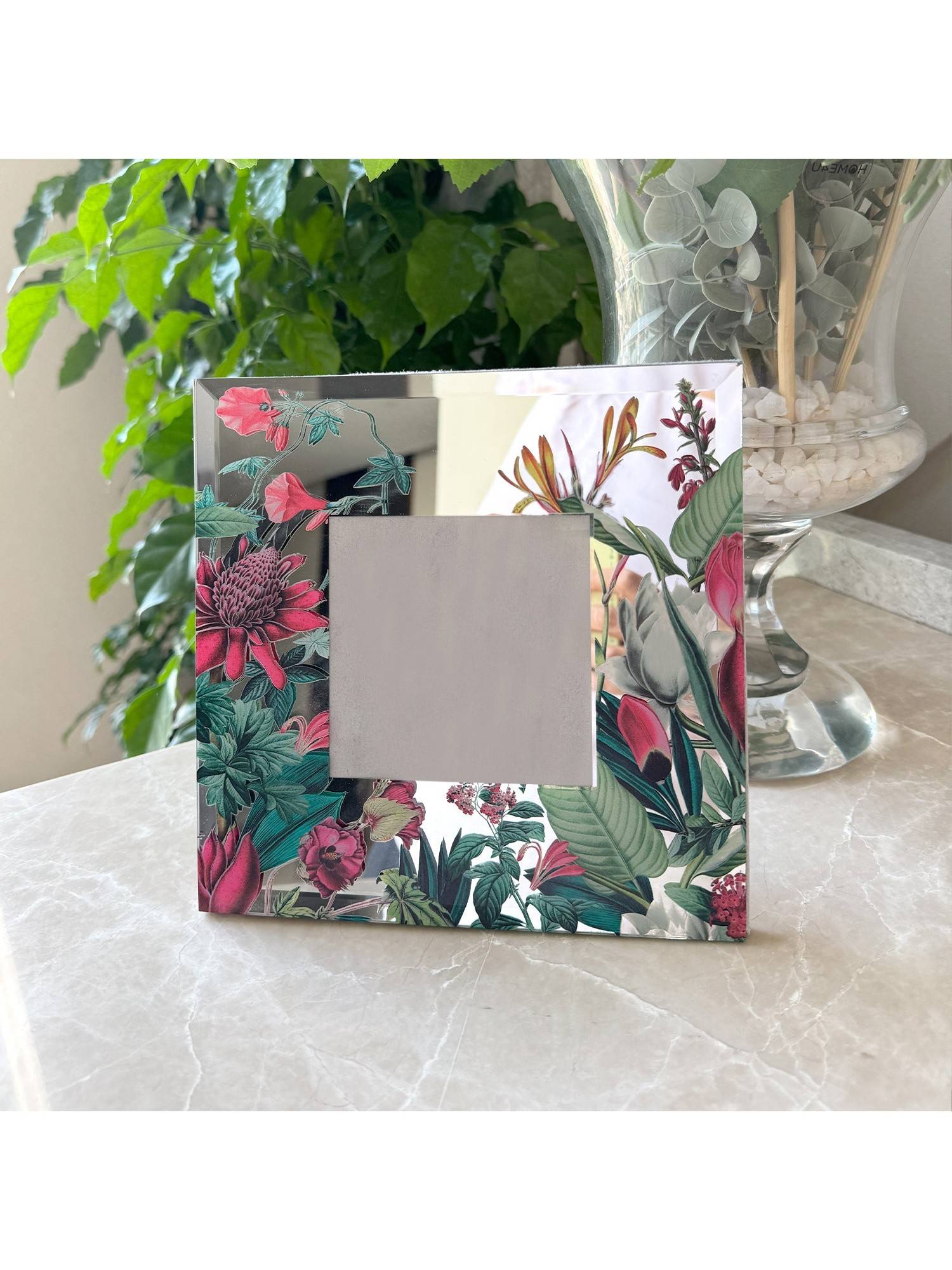 Faaya Gifting Patagonian Bloom Bevelled Mirror Photo Frame