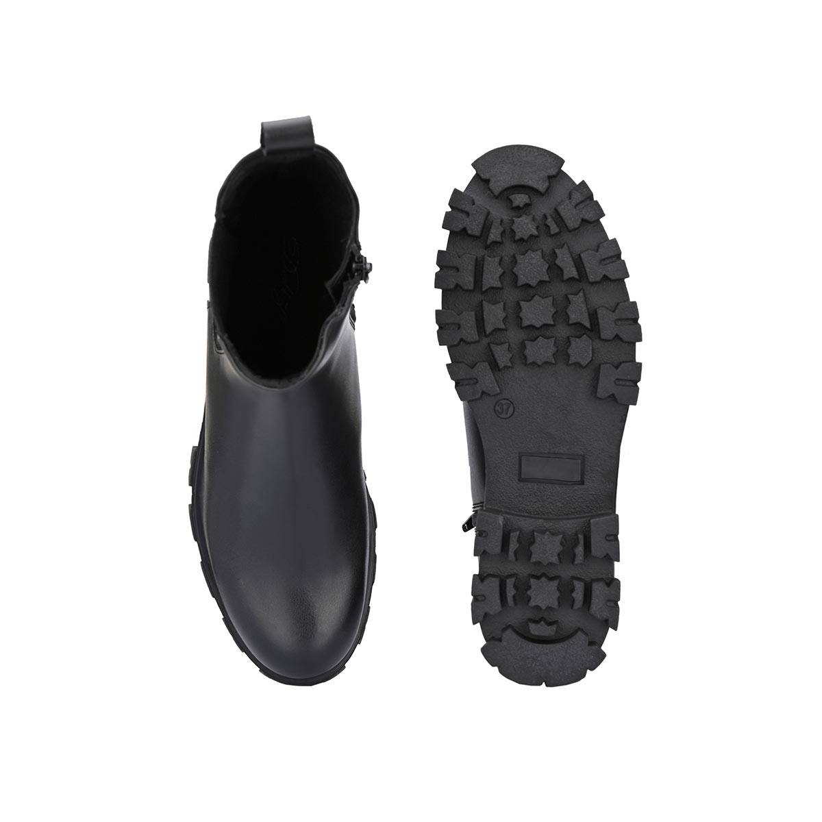 Buy Delize Black Solid Chelsea Boots Online