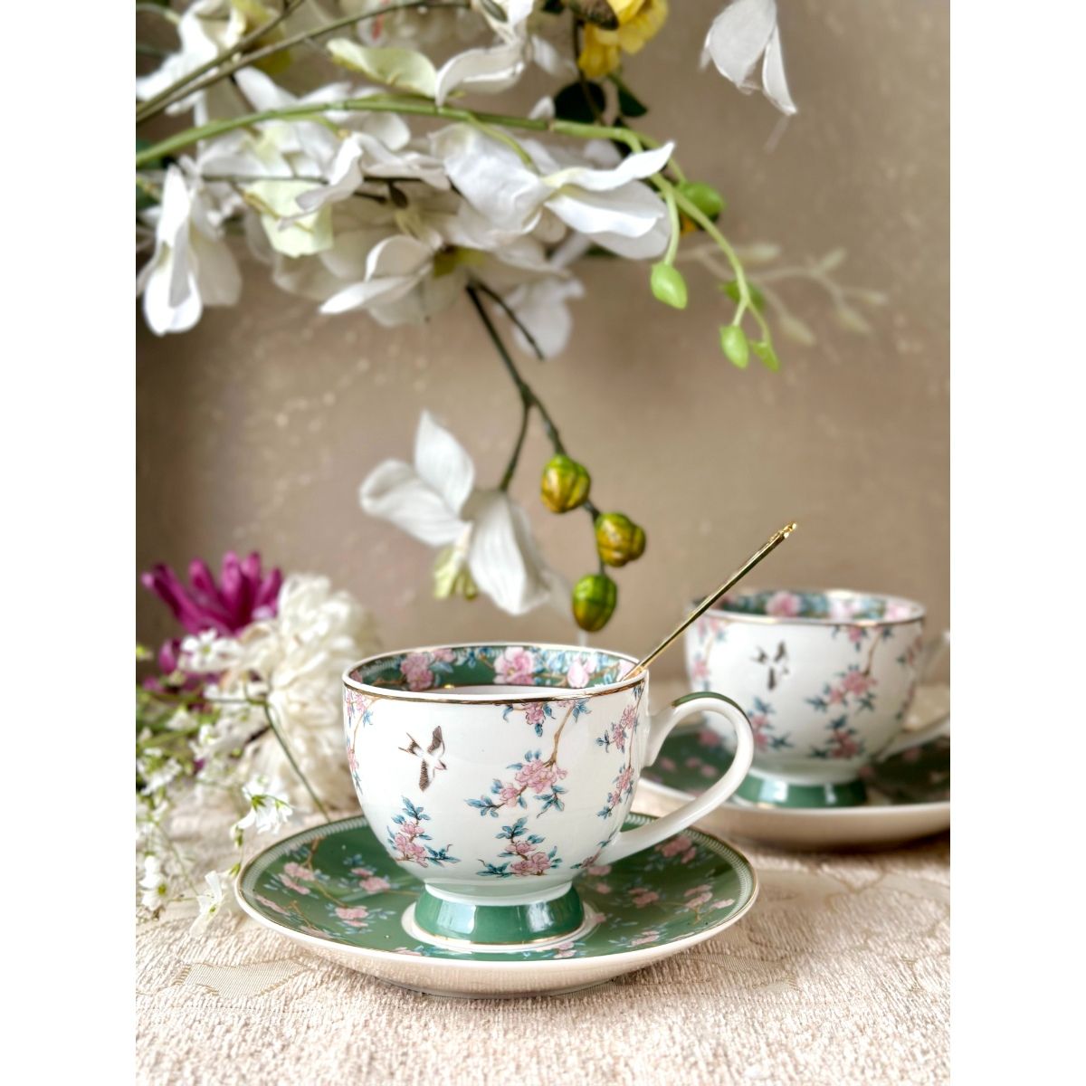 Victorian Green Cup and Saucer Set (6 Cups and 6 Saucers) – Vigneto