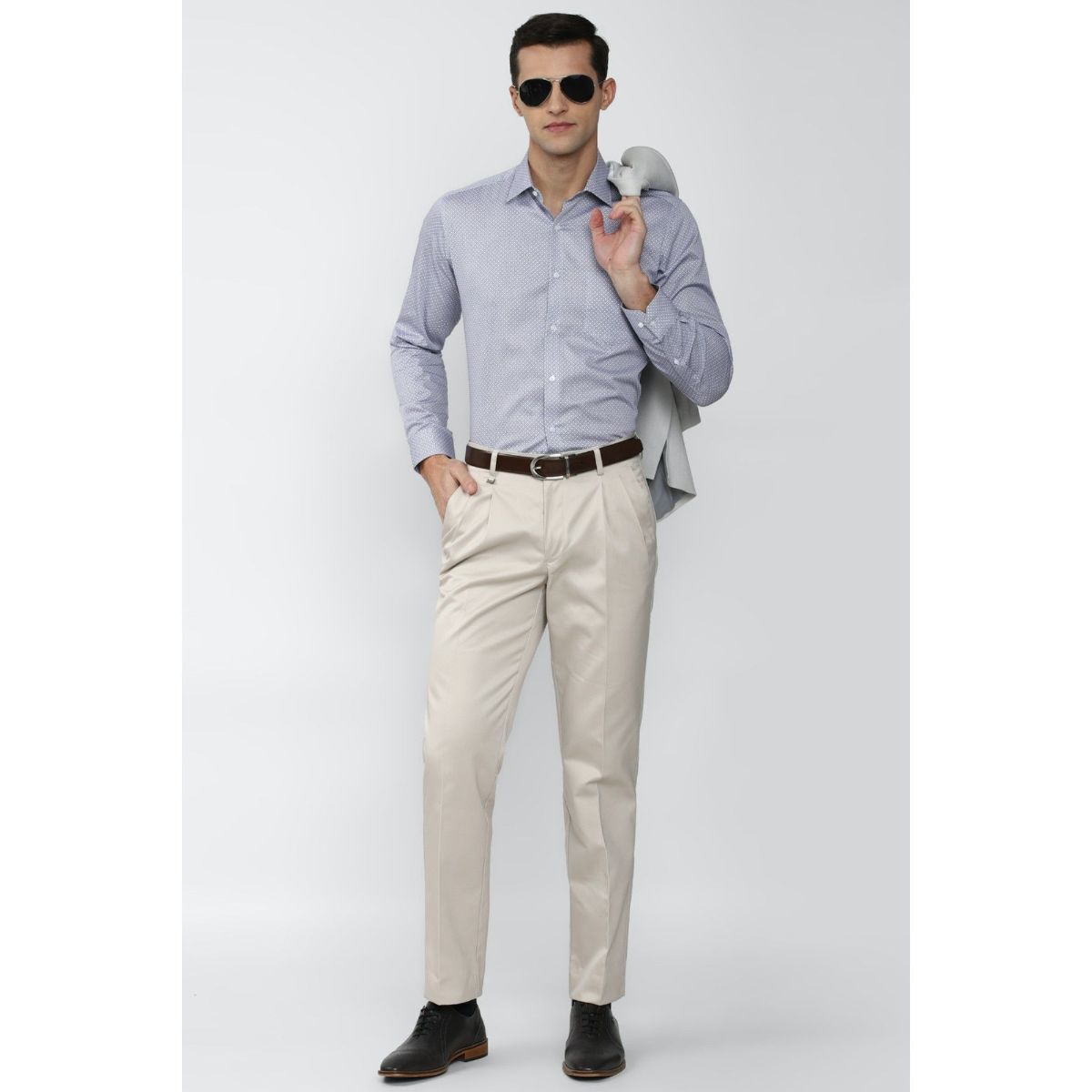 VAN HEUSEN Navy Trousers VWTFFRGFQ61734 - 32 in Mumbai at best price by  Lucky Shop - Justdial