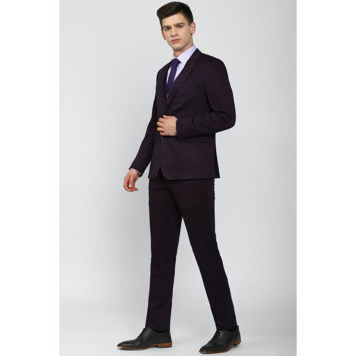 Purple Double Breasted Suit | Custom suits men, Mens outfits, Purple suits