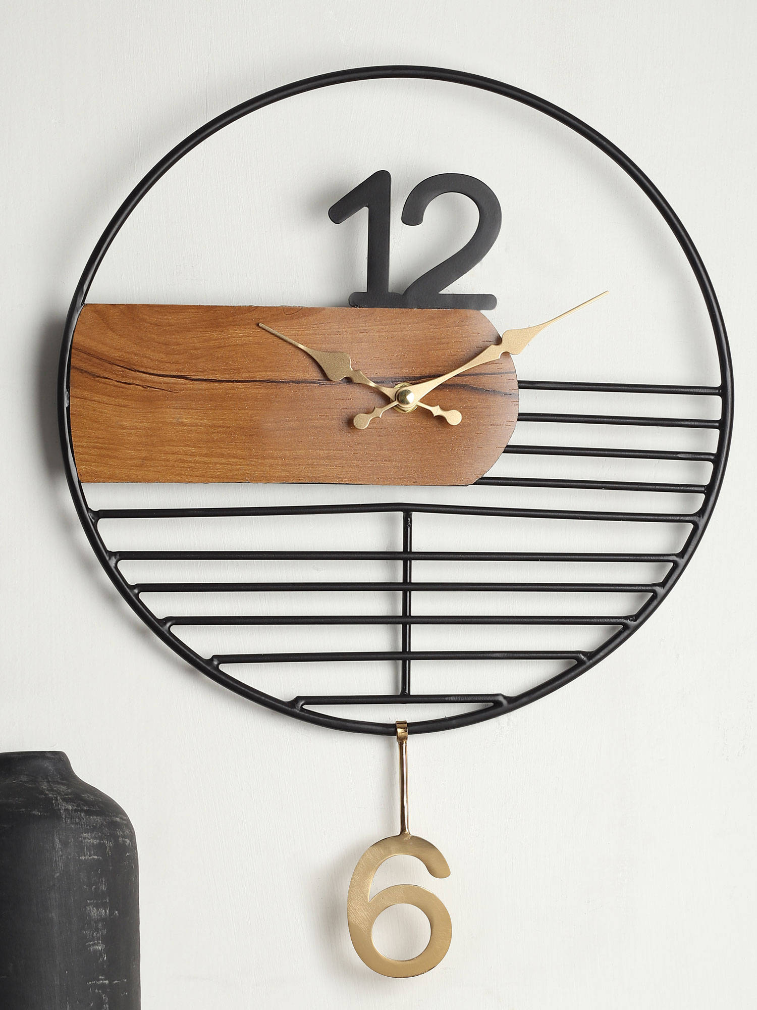 De Maison Decor Ringmaster Wall Clock In Black