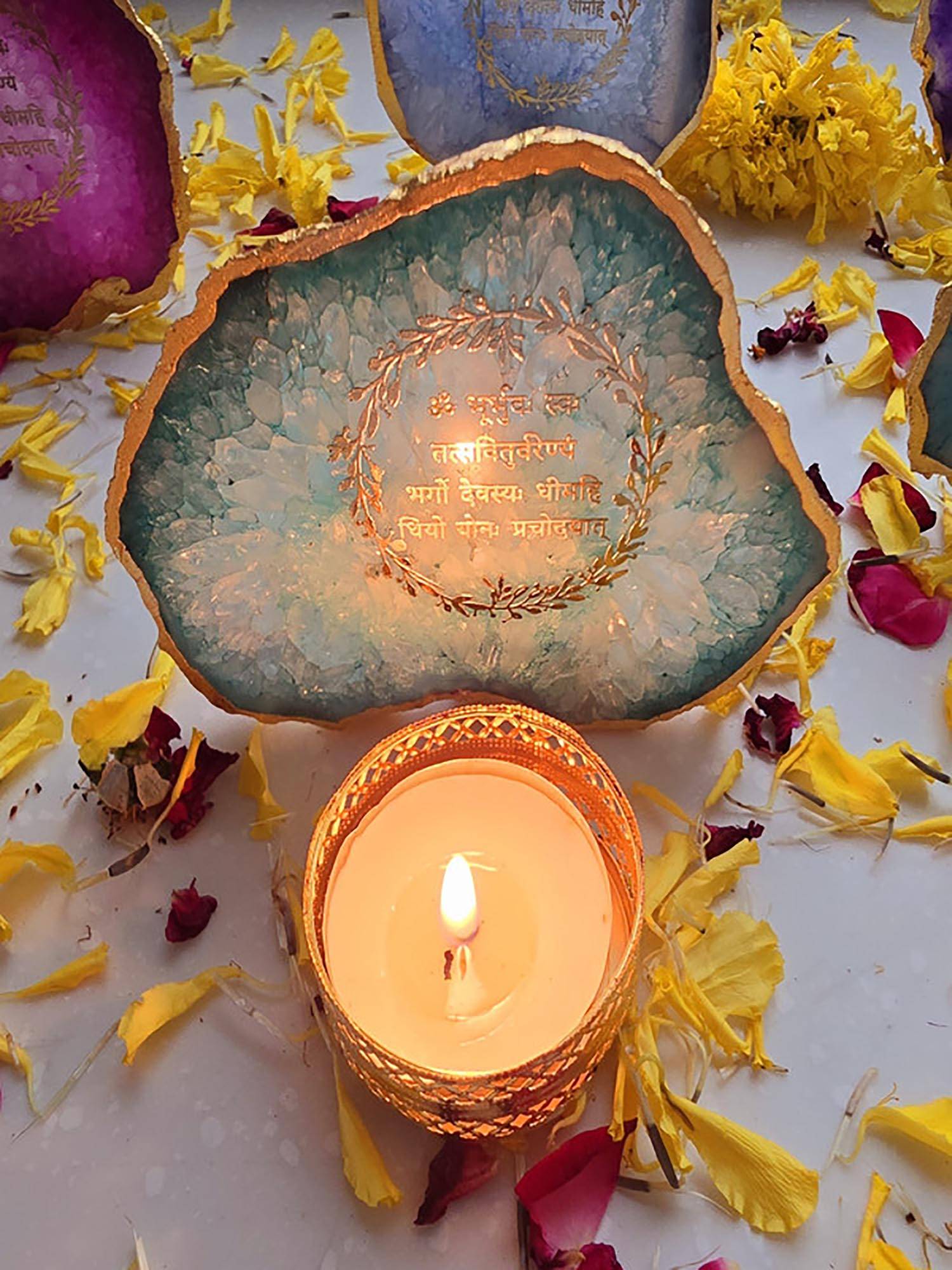 Homearte Agate Gayatri Mantra Back Side Tealight- Green