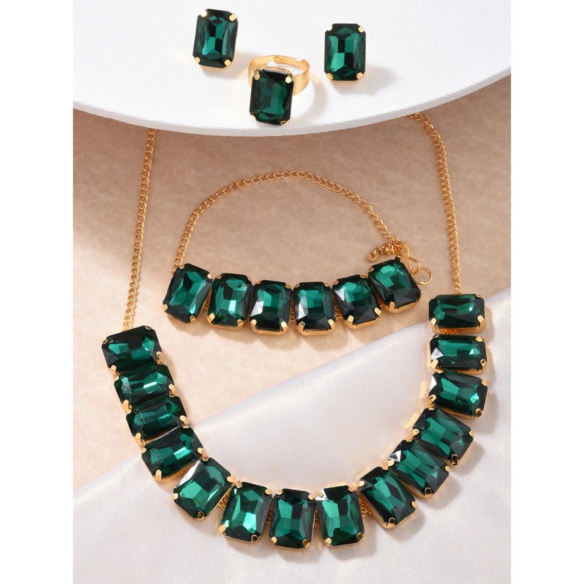 Stylish Green Emerald Necklace