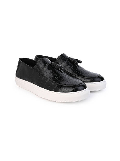 Buy Styli Men Black Croc Embossed Slip On Loafers Online