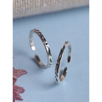 Buy Feeling Andamaina Pink Stone Oxidised Toe Rings In 925 Silver from  Shaya by CaratLane