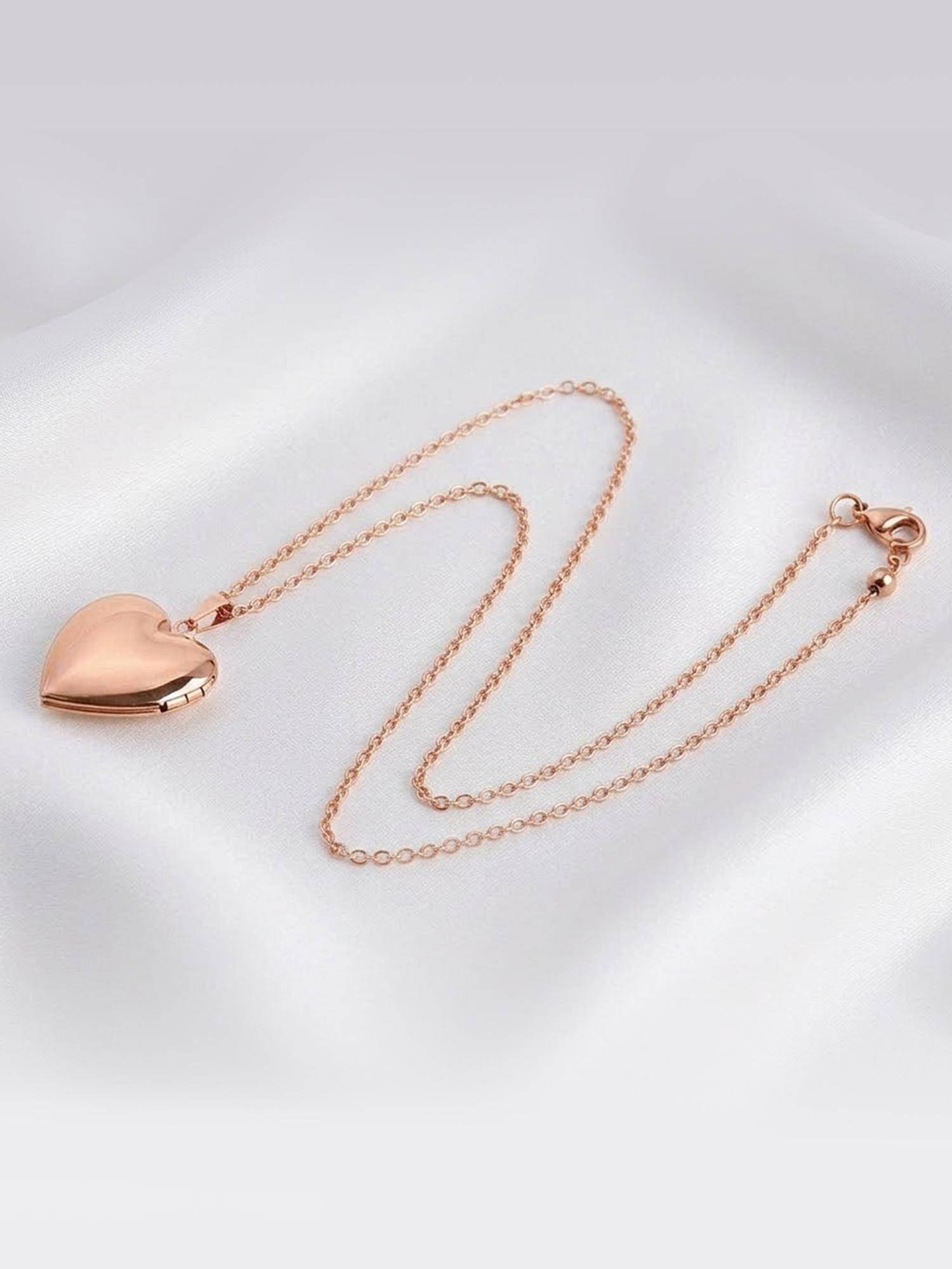 Peora Fancy Heart Shape Openable Pendant Chain Necklace