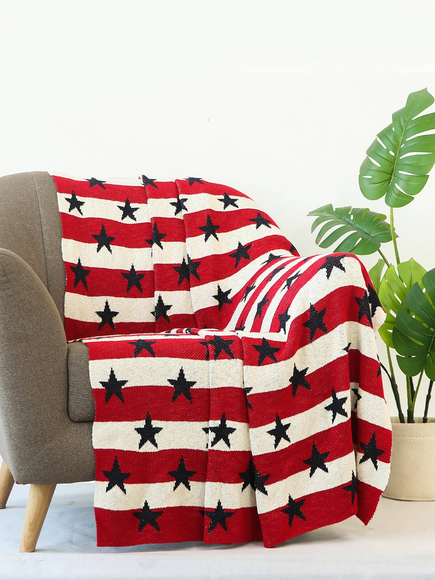 PLUCHI Star Red & Navy 100% Cotton Knitted All Season Ac Throw Blanket