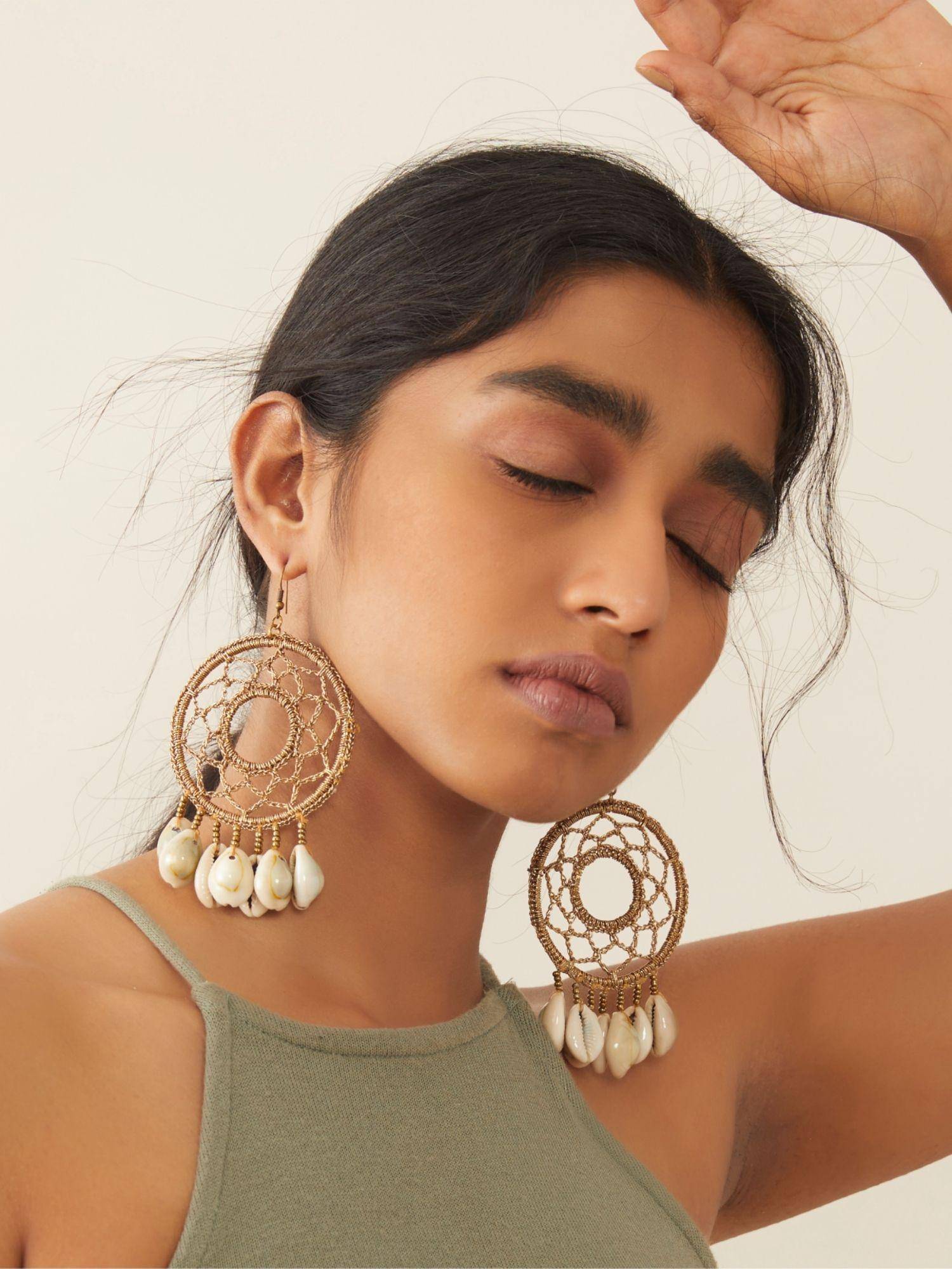 WHE Crochet Shell Earring