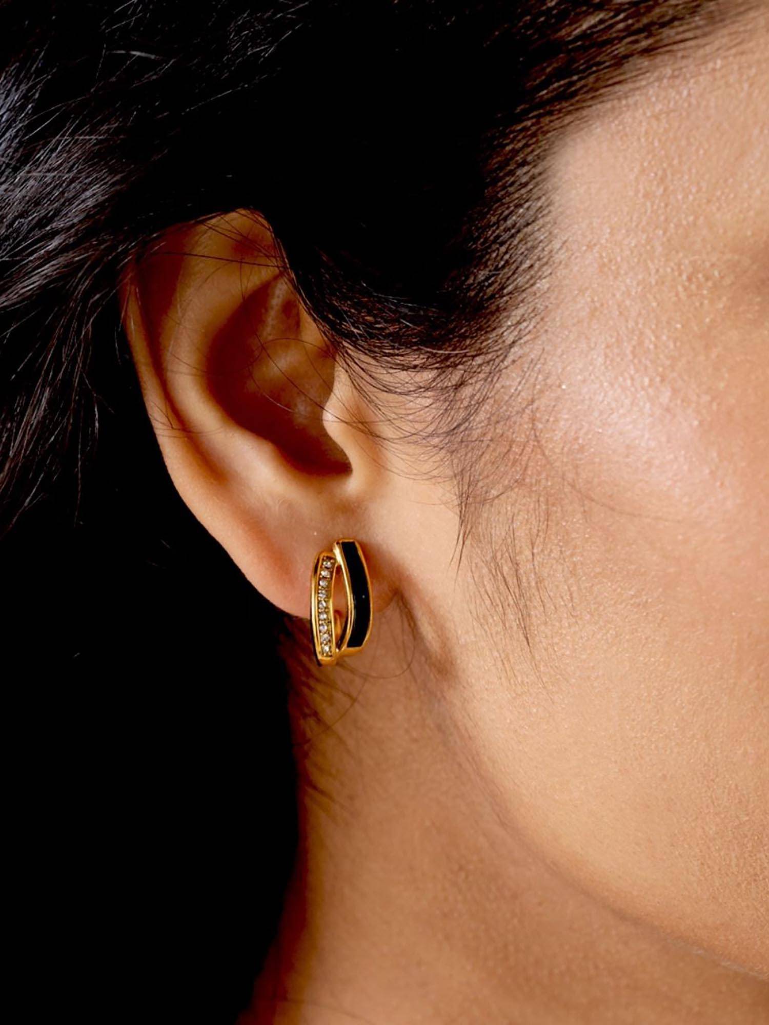 Boldiful Women Black-White Diva Enamel Stud Earrings