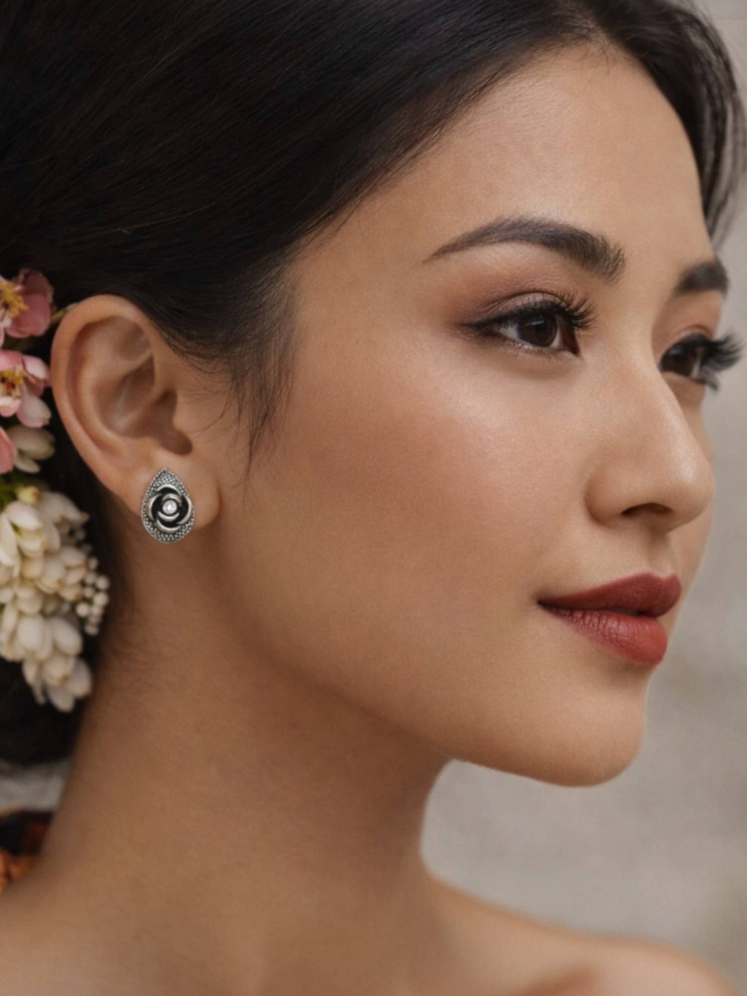 Accessher Oxidised Silver Floral Crystal Stud Earrings