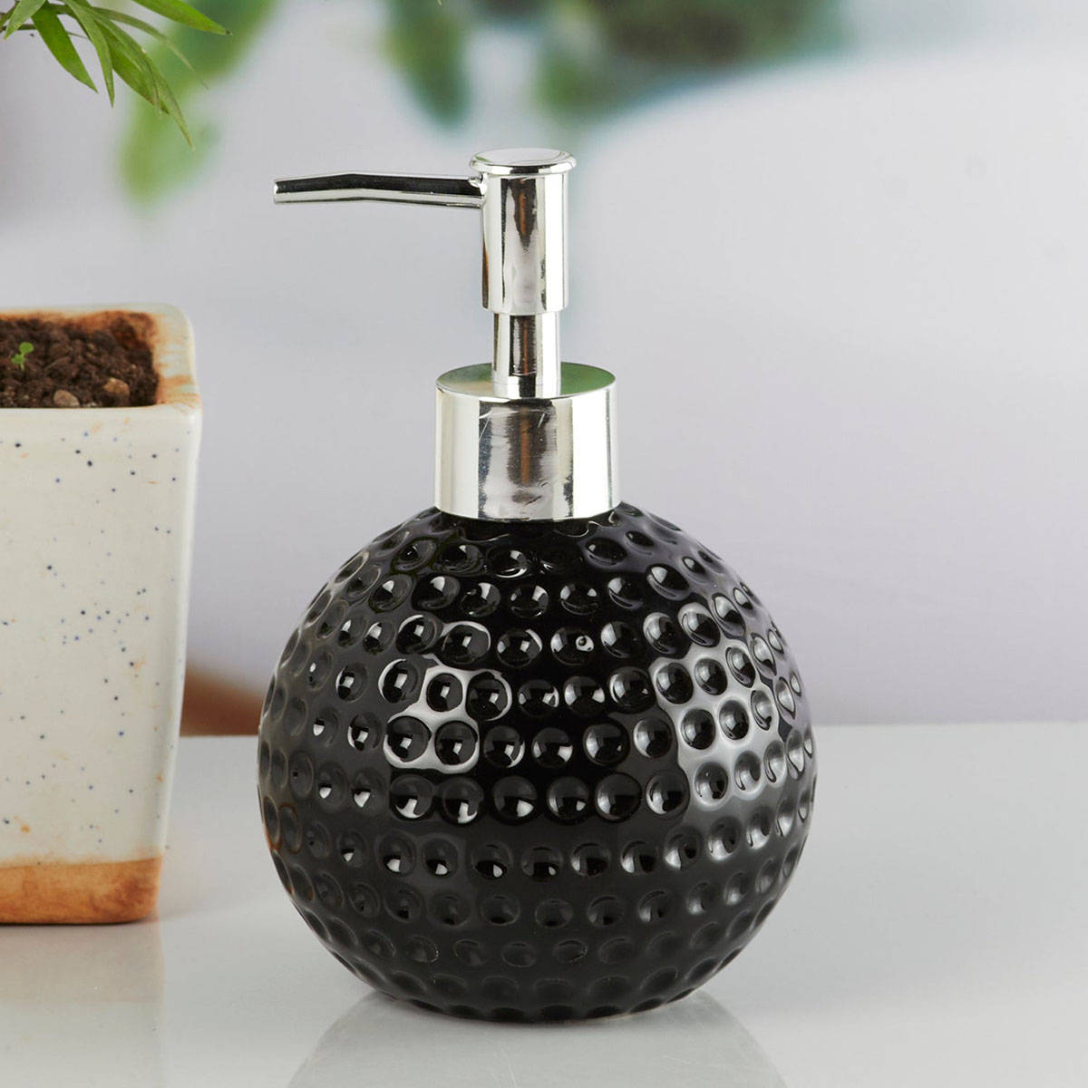 Kookee Black Stylish Refillable Bathroom Ceramic Soap Dispenser