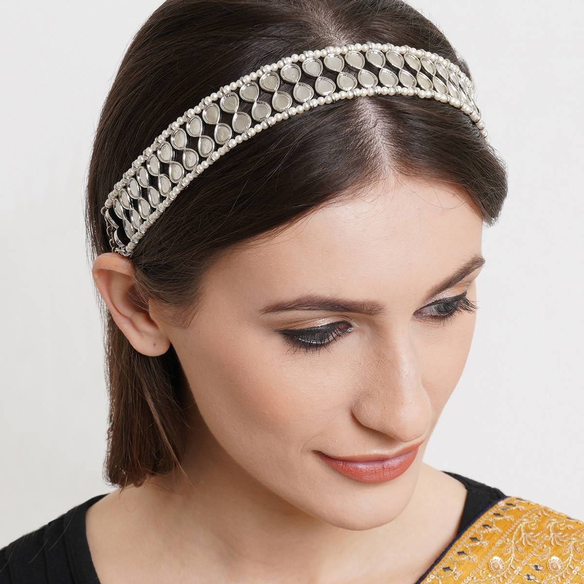 Karatcart Handcrafted Oxidised Silver Kundan Antique Hairband for Women