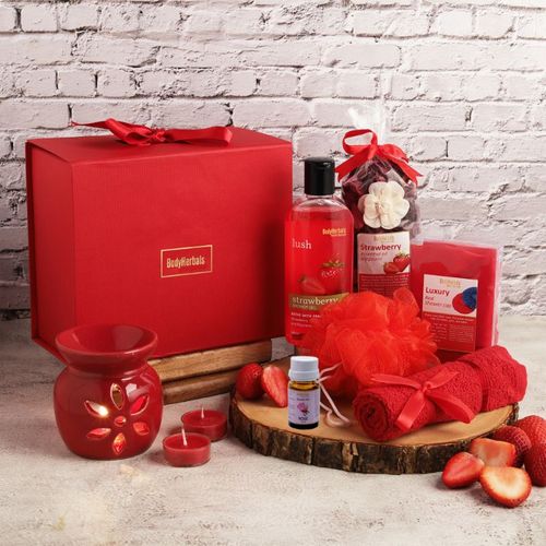 Buy BodyHerbals Strawberry Bath And Body Spa Kit - Gift Sets