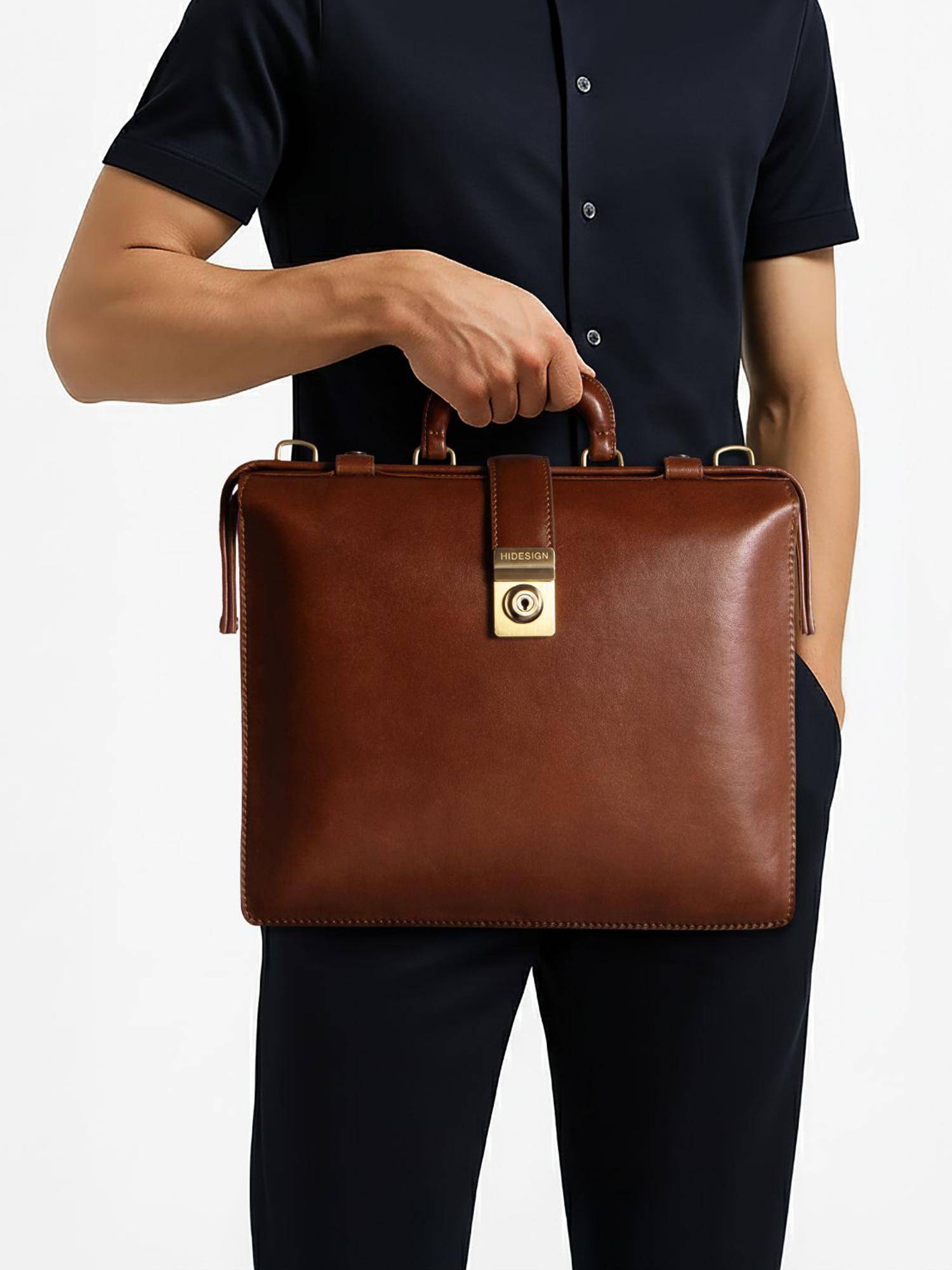Hidesign Patagonia 01 Men Tan Briefcase with Detachable Strap (L)