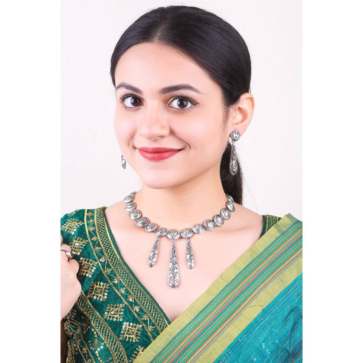 GRIIHAM Silver Oxidised Plated Elegant Necklace Set