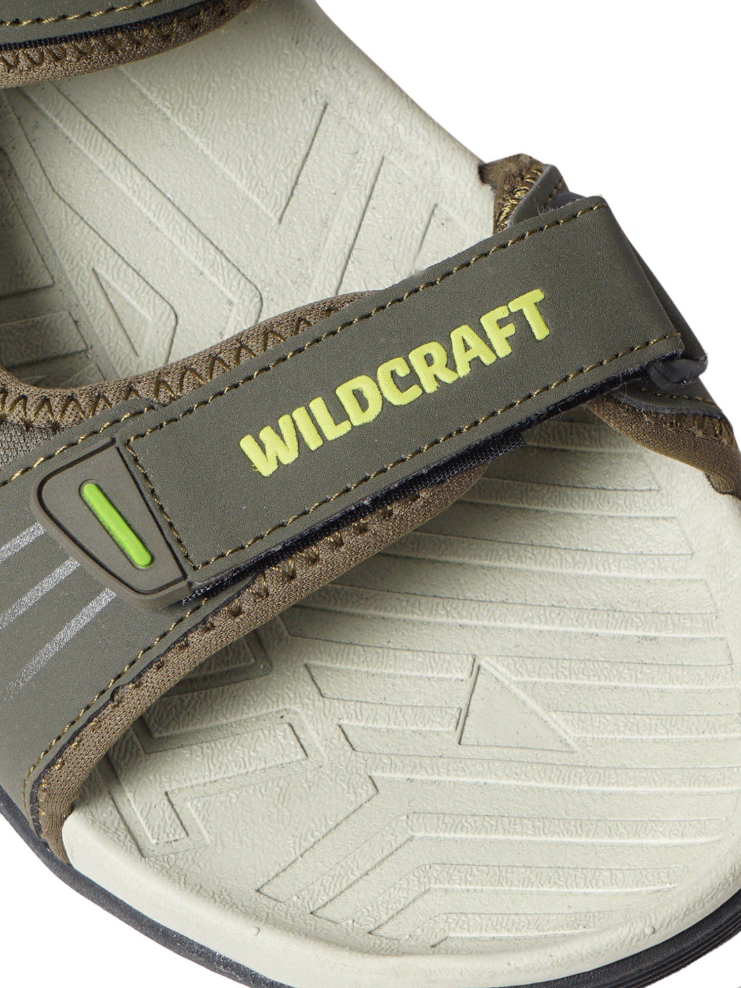 Wildcraft men's sandals sale and floaters