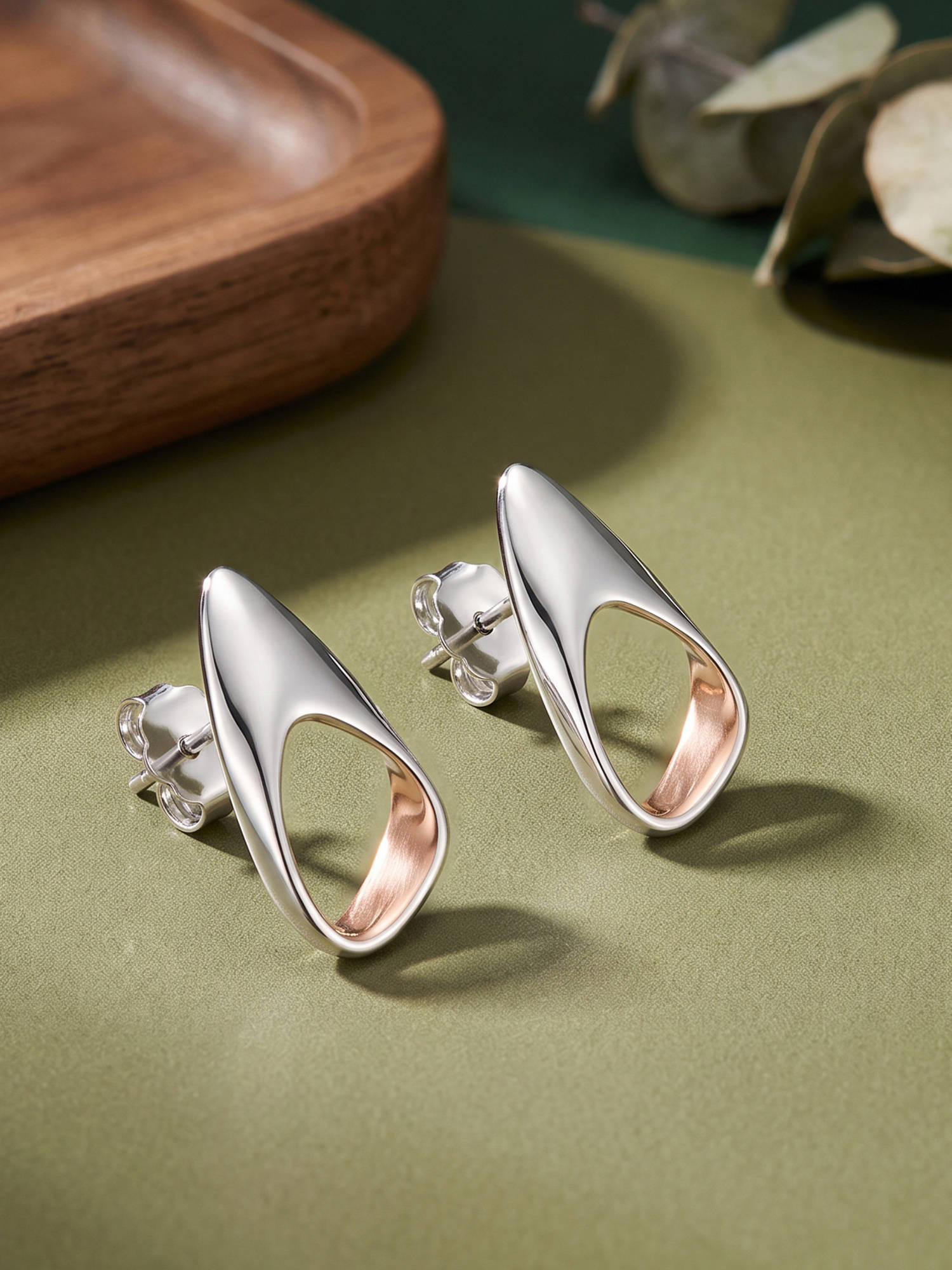 TOUCH925 925 Silver Two-Tone Sculptural Earrings