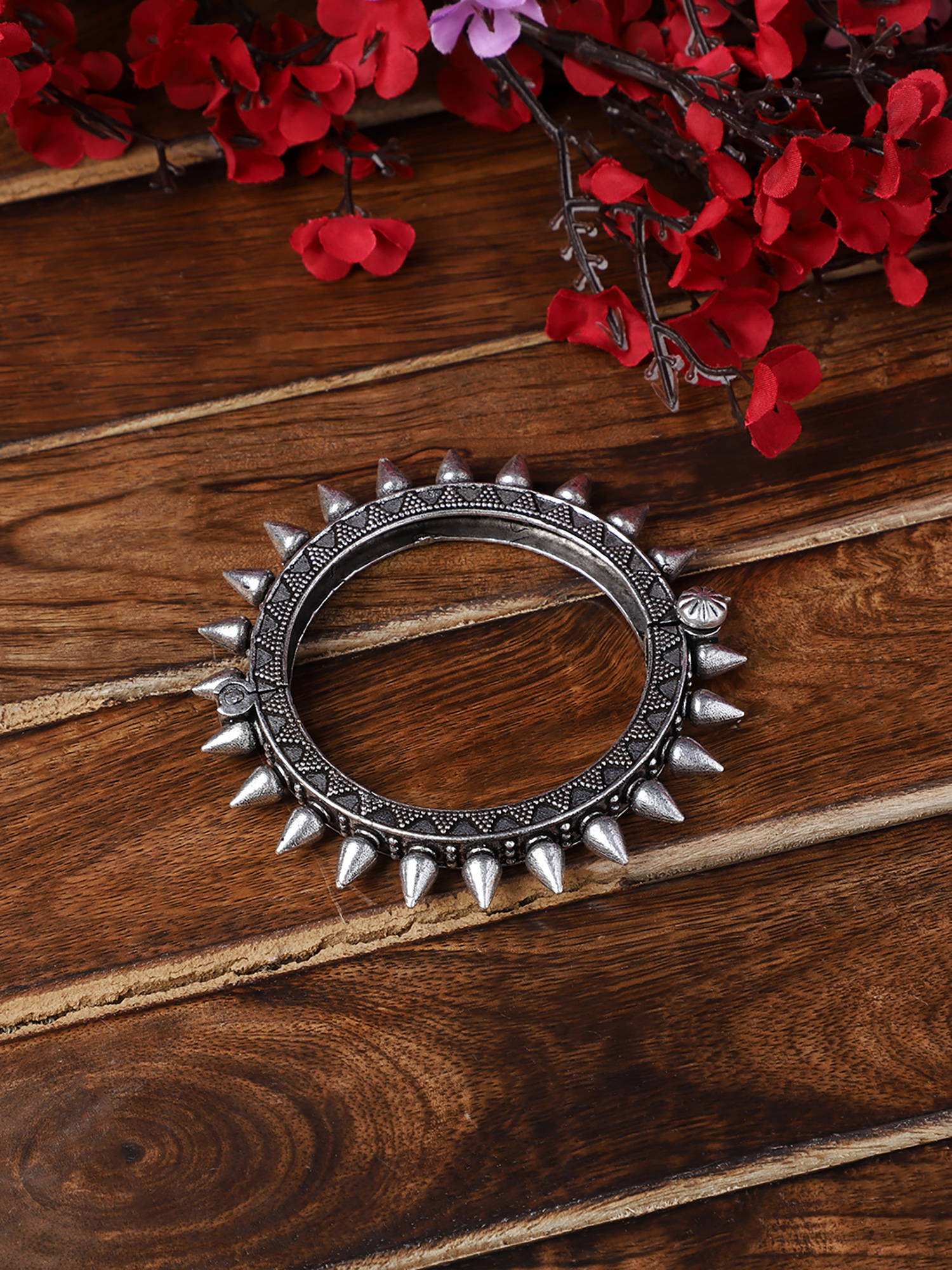VENI Silver-Plated Oxidised Kada Bangle