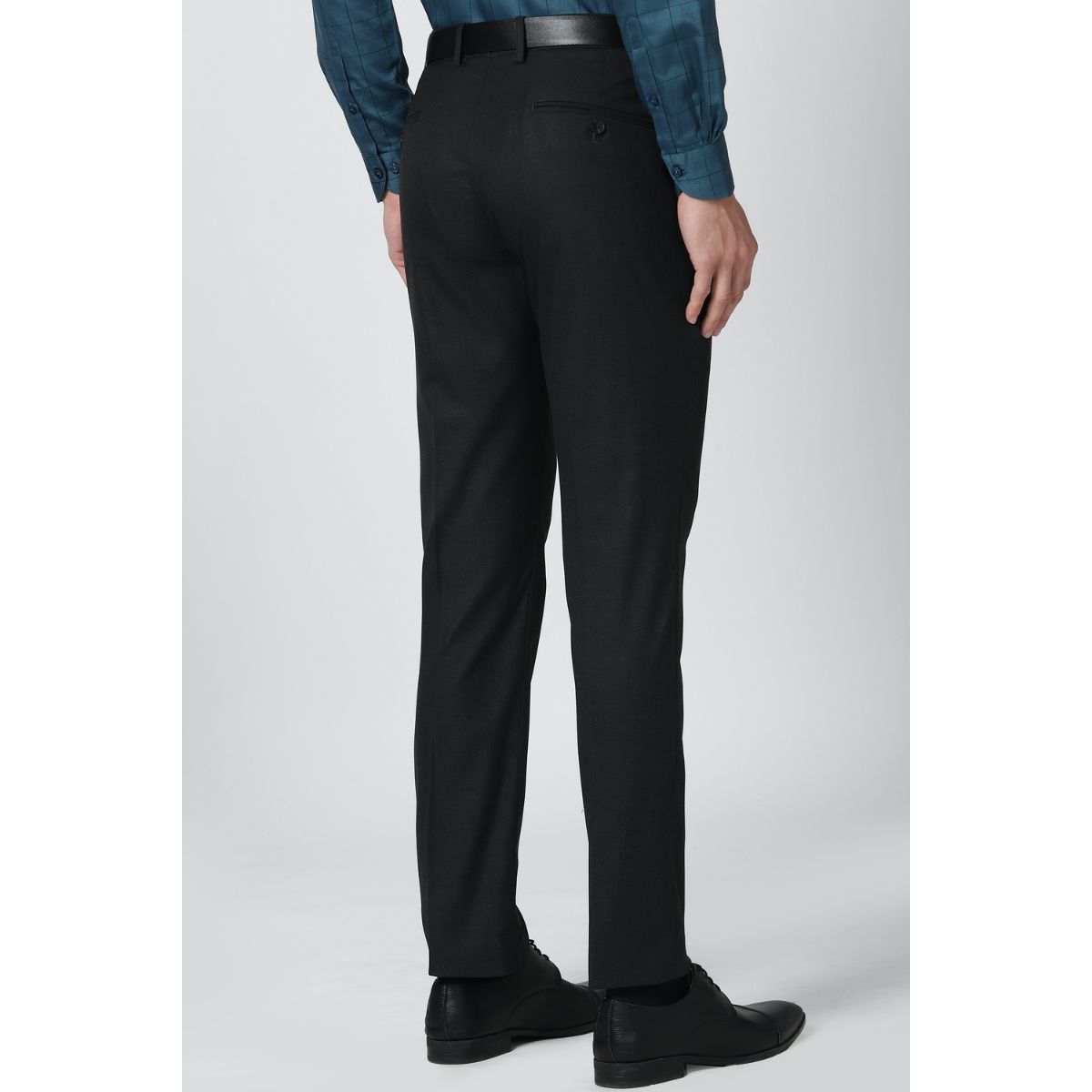 Buy Men Black Solid Slim Fit Formal Trousers Online - 556941 | Peter England