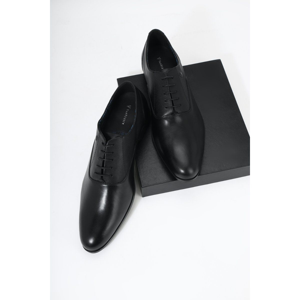 Van heusen black on sale shoes