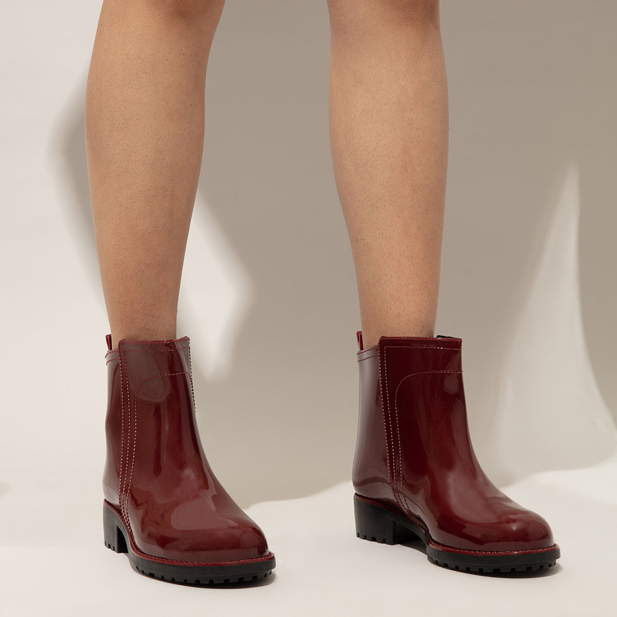 Maroon rain outlet boots