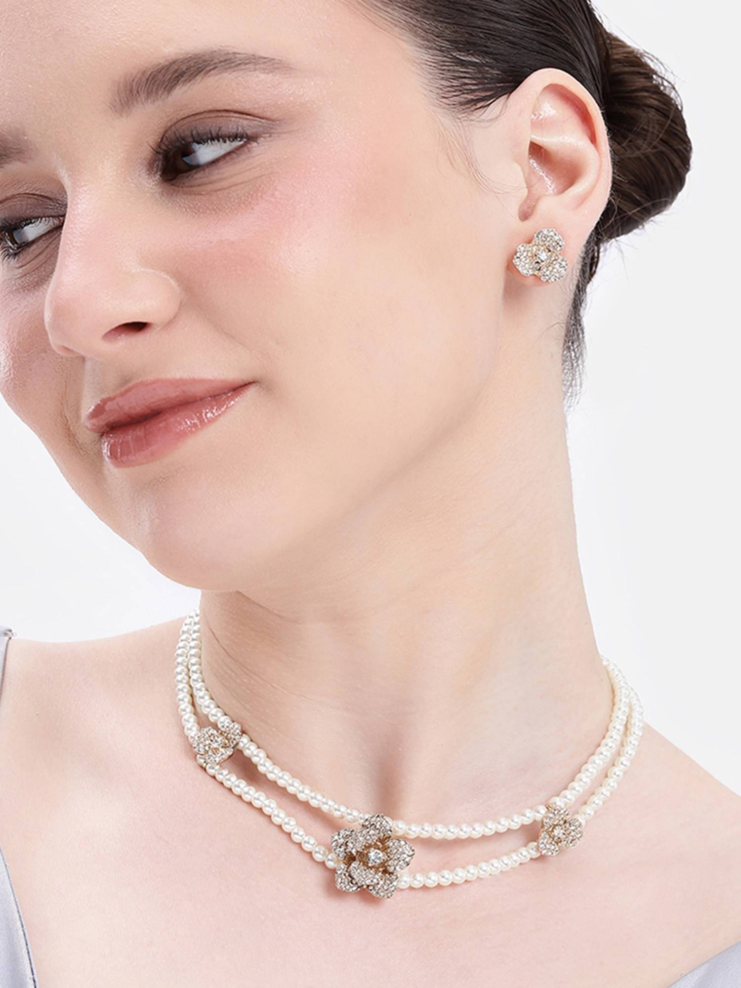 Estele Women White Alloy Rose Gold Jewellry Set