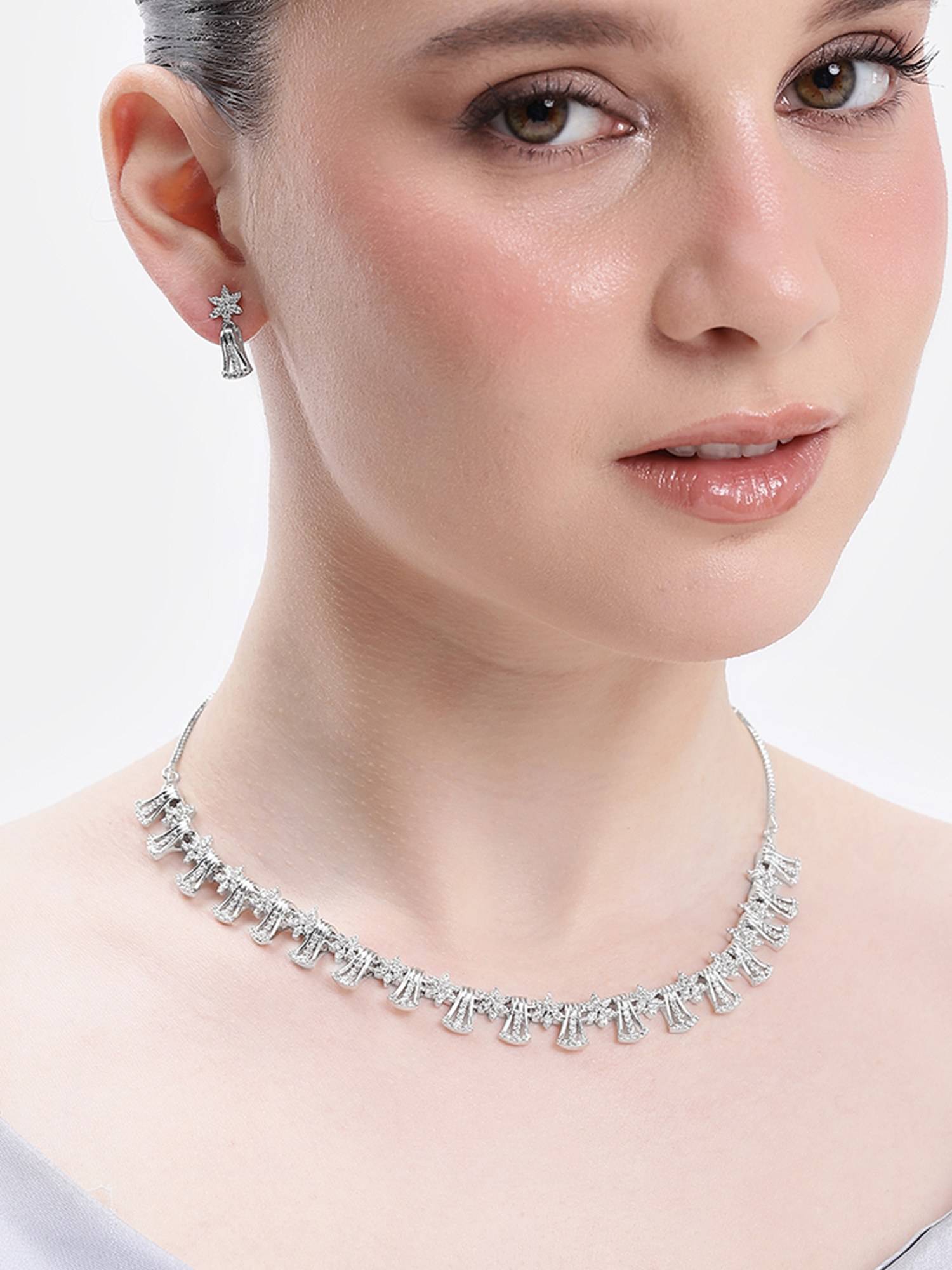 Estele Women White Brass Rhodium Jewellry Set