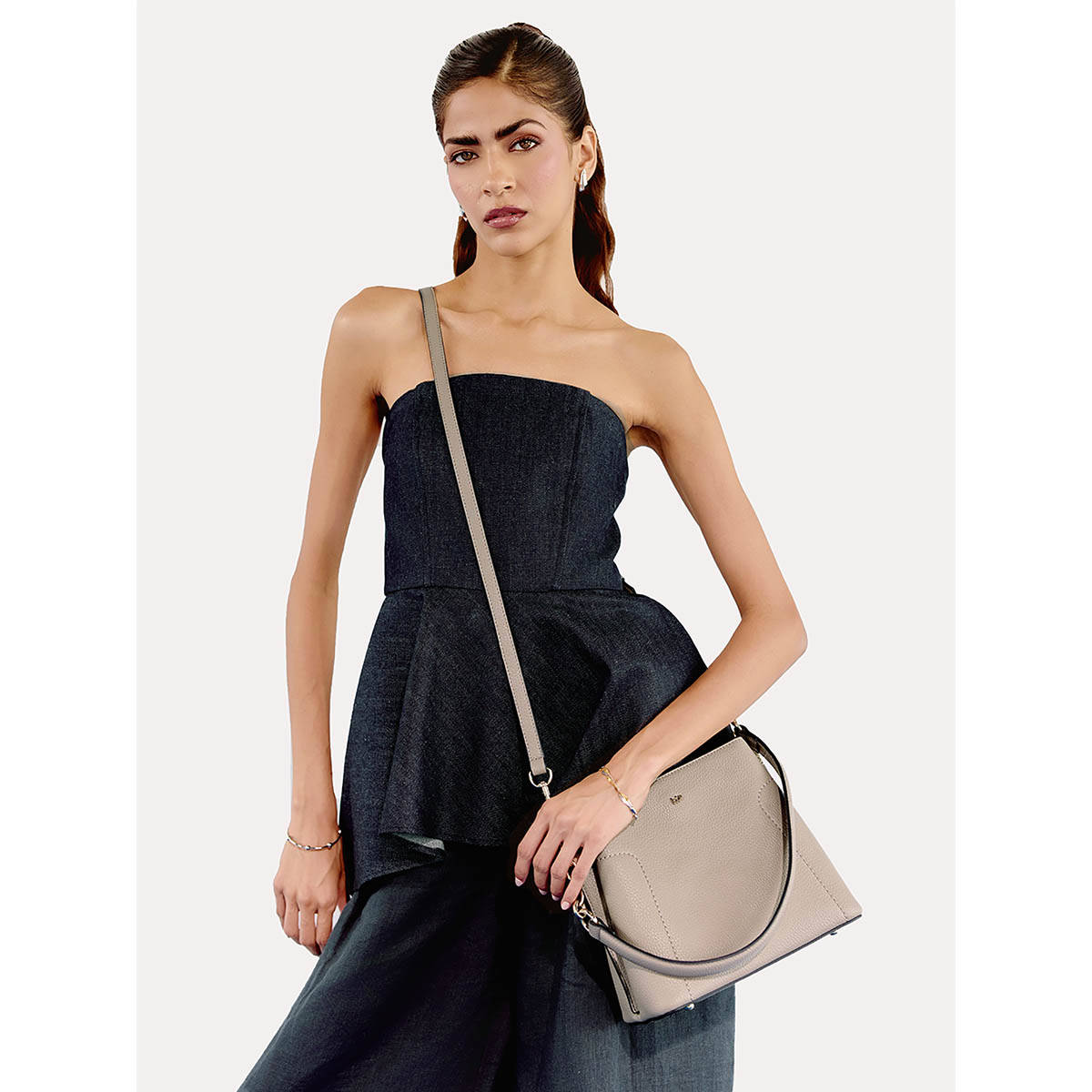 HIE Grey Vegan Leather Solid Slingbag with Detachable Chain Strap