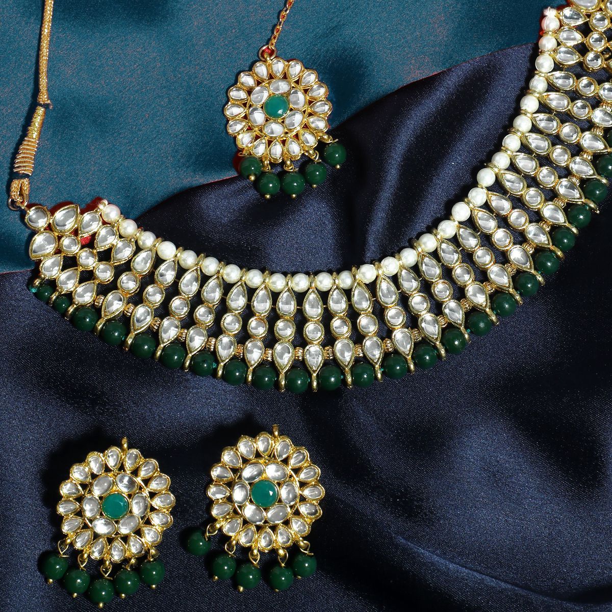 Karatcart Kundan Dark Green Necklace Set with Earrings and Maangtikka Buy  Karatcart Kundan Dark Green Necklace Set with Earrings and Maangtikka  Online at Best Price in India  Nykaa
